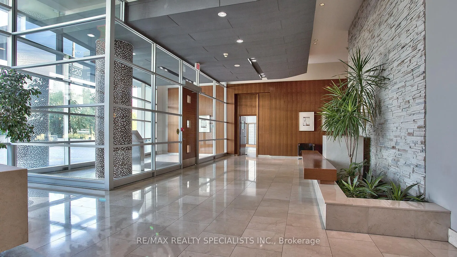 220 Burnhamthorpe Road W, #517