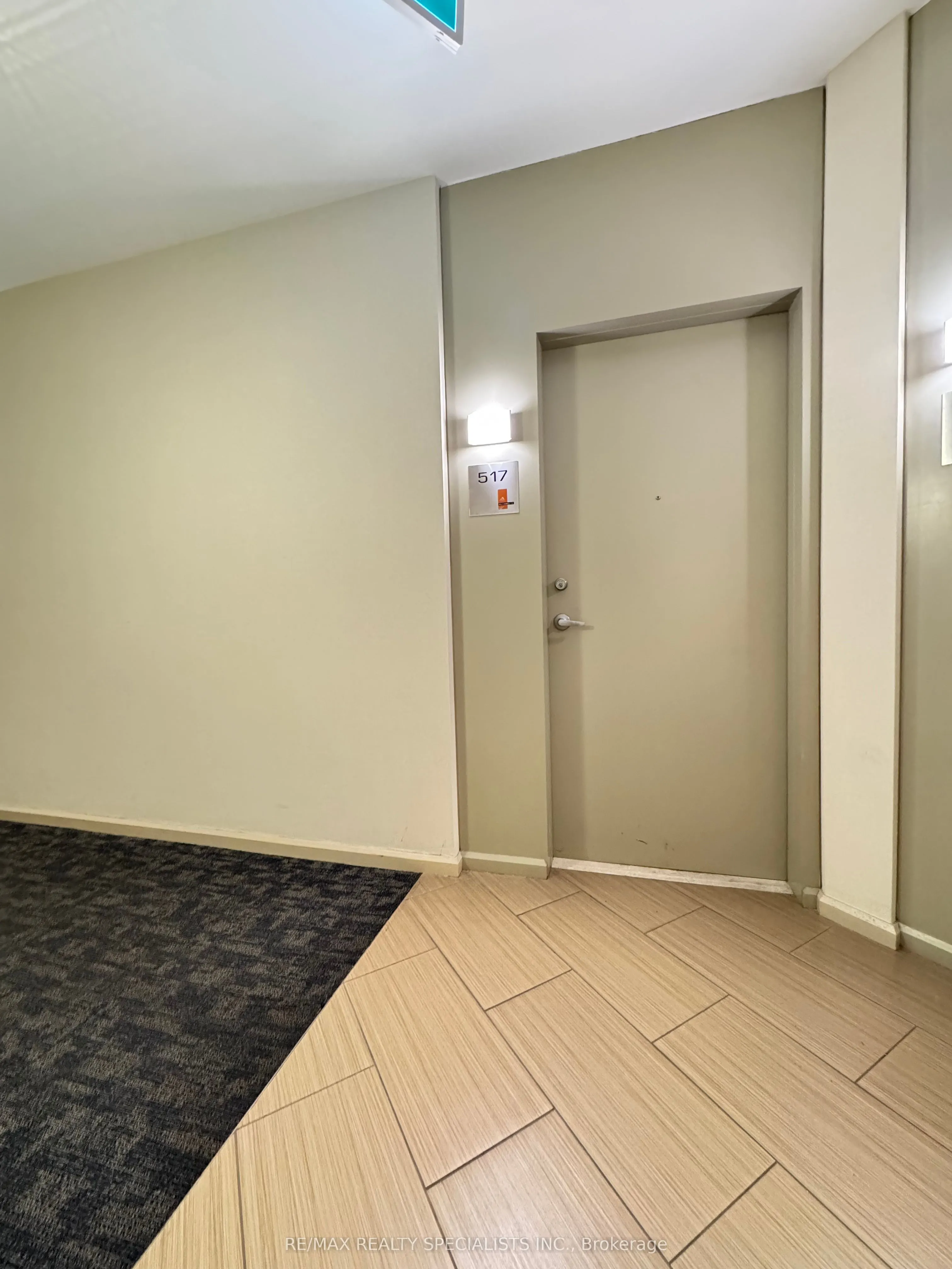 220 Burnhamthorpe Road W, #517