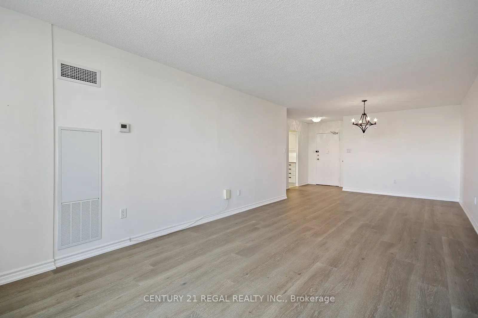 812 Burnhamthorpe Road E, #1207