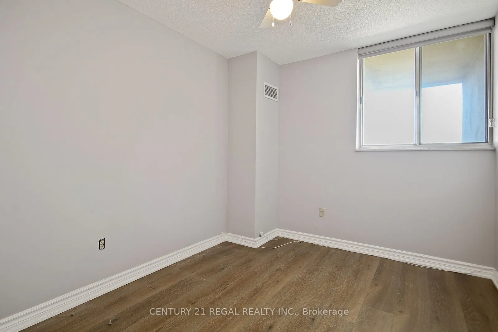 812 Burnhamthorpe Road E, #1207