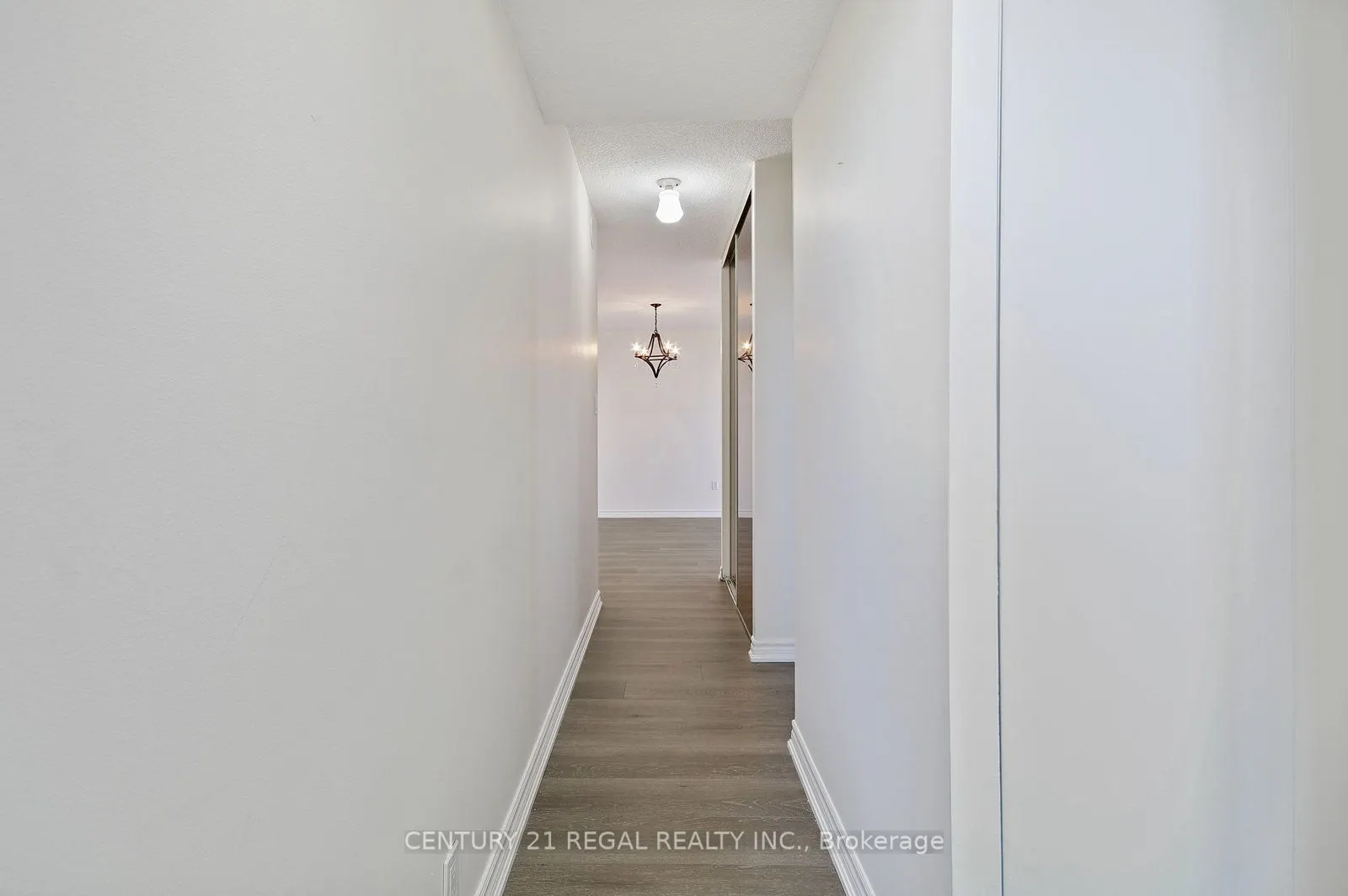 812 Burnhamthorpe Road E, #1207