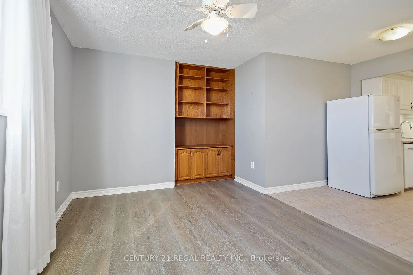 812 Burnhamthorpe Road E, #1207