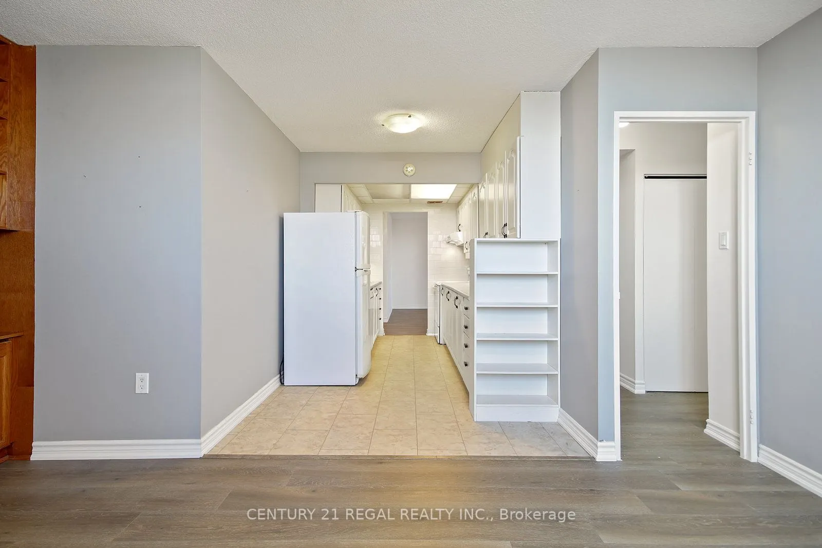 812 Burnhamthorpe Road E, #1207