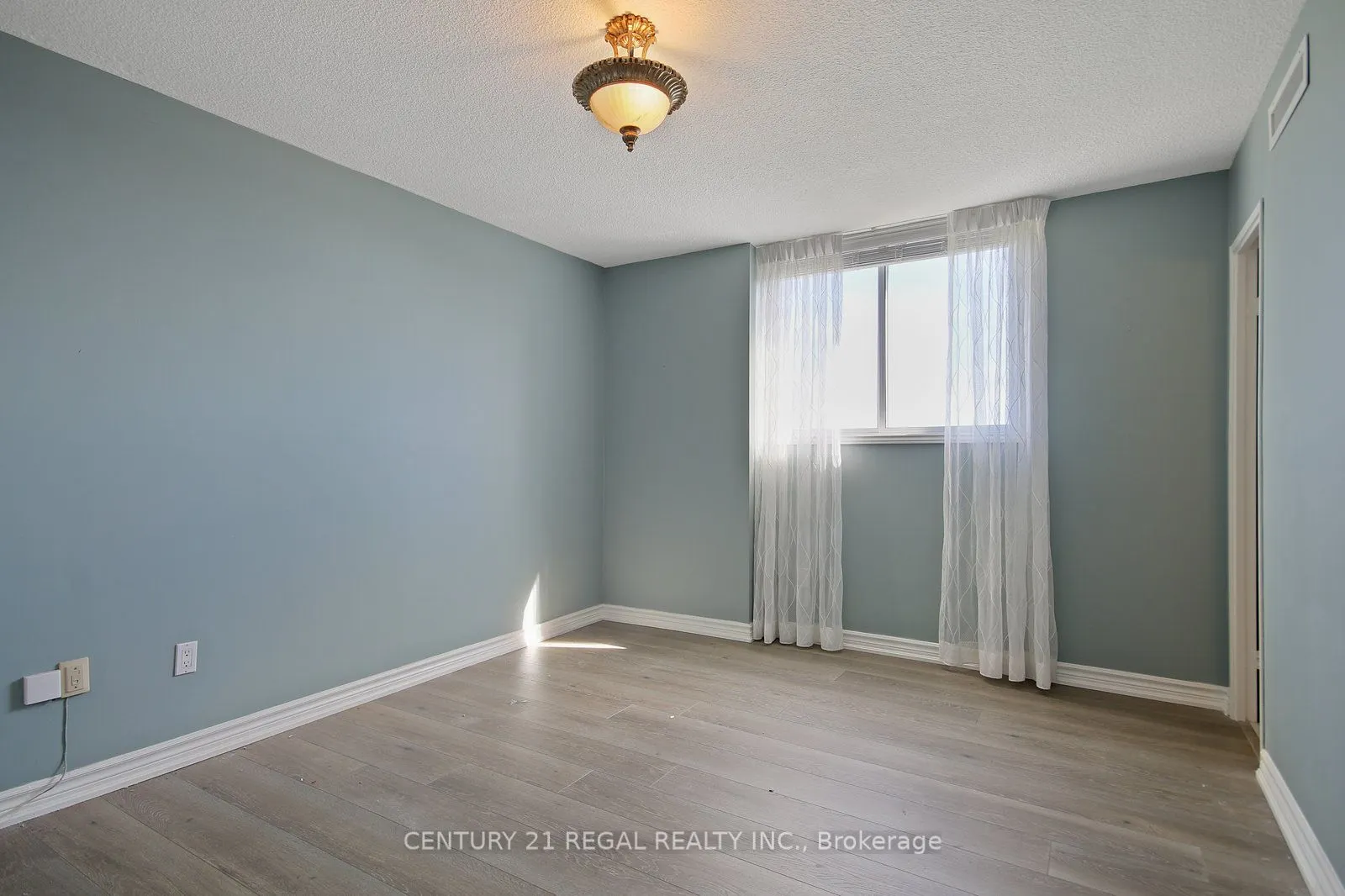 812 Burnhamthorpe Road E, #1207