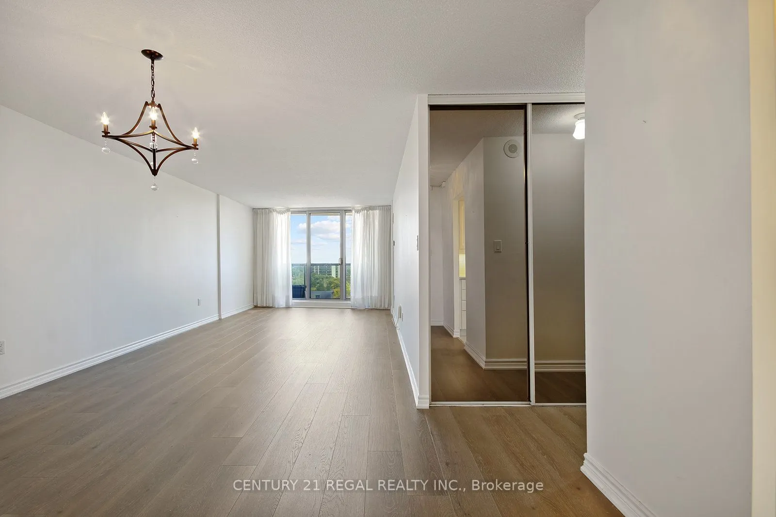 812 Burnhamthorpe Road E, #1207