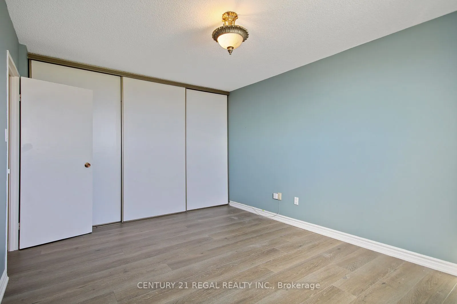 812 Burnhamthorpe Road E, #1207