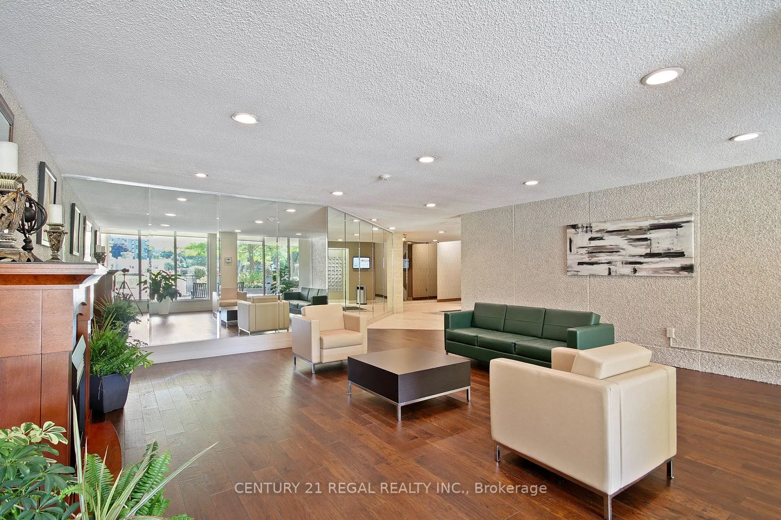 812 Burnhamthorpe Road E, #1207