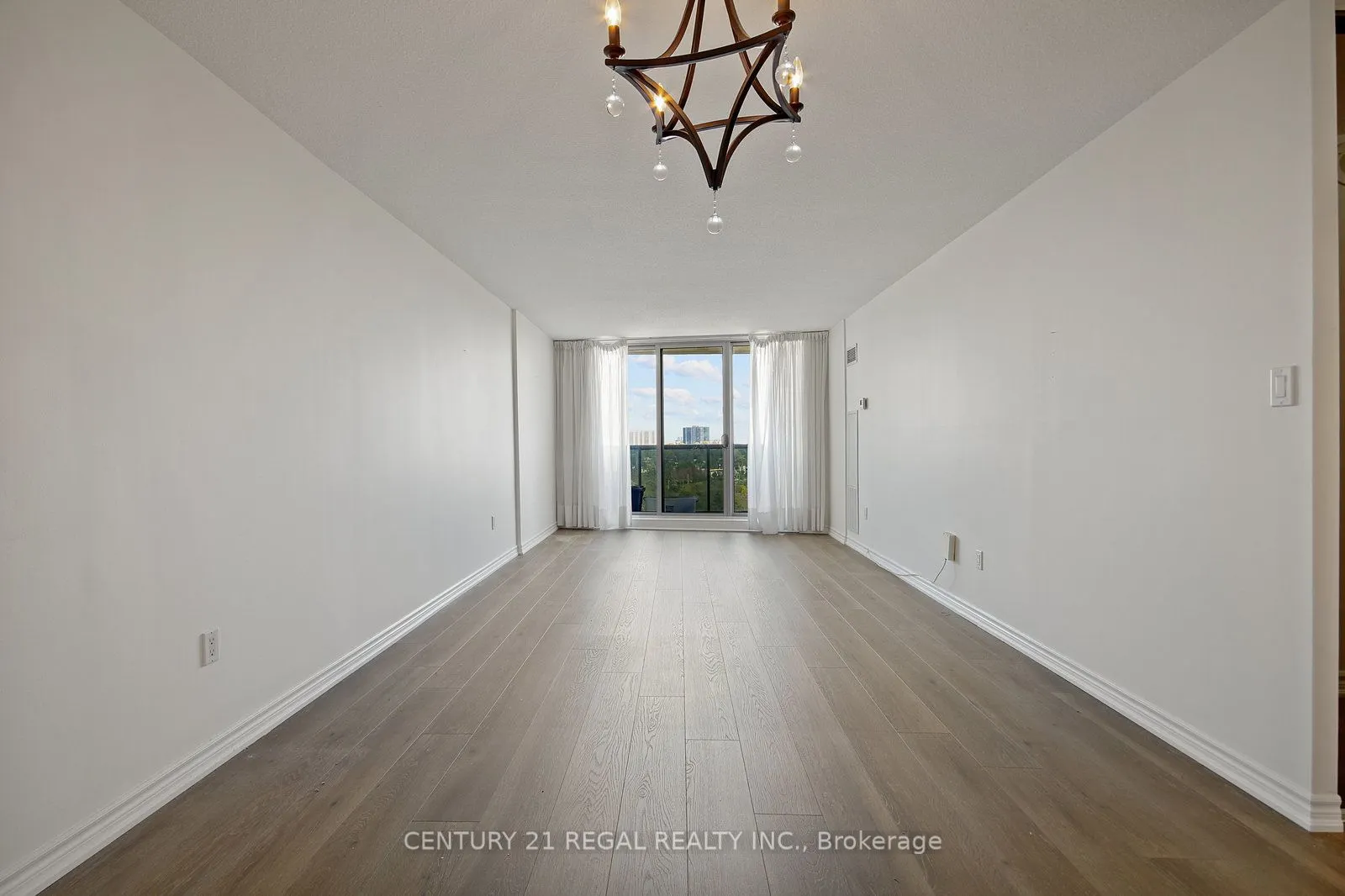812 Burnhamthorpe Road E, #1207
