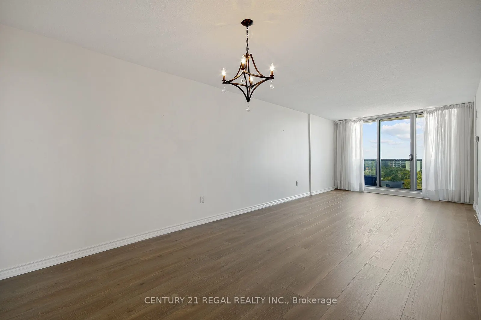 812 Burnhamthorpe Road E, #1207