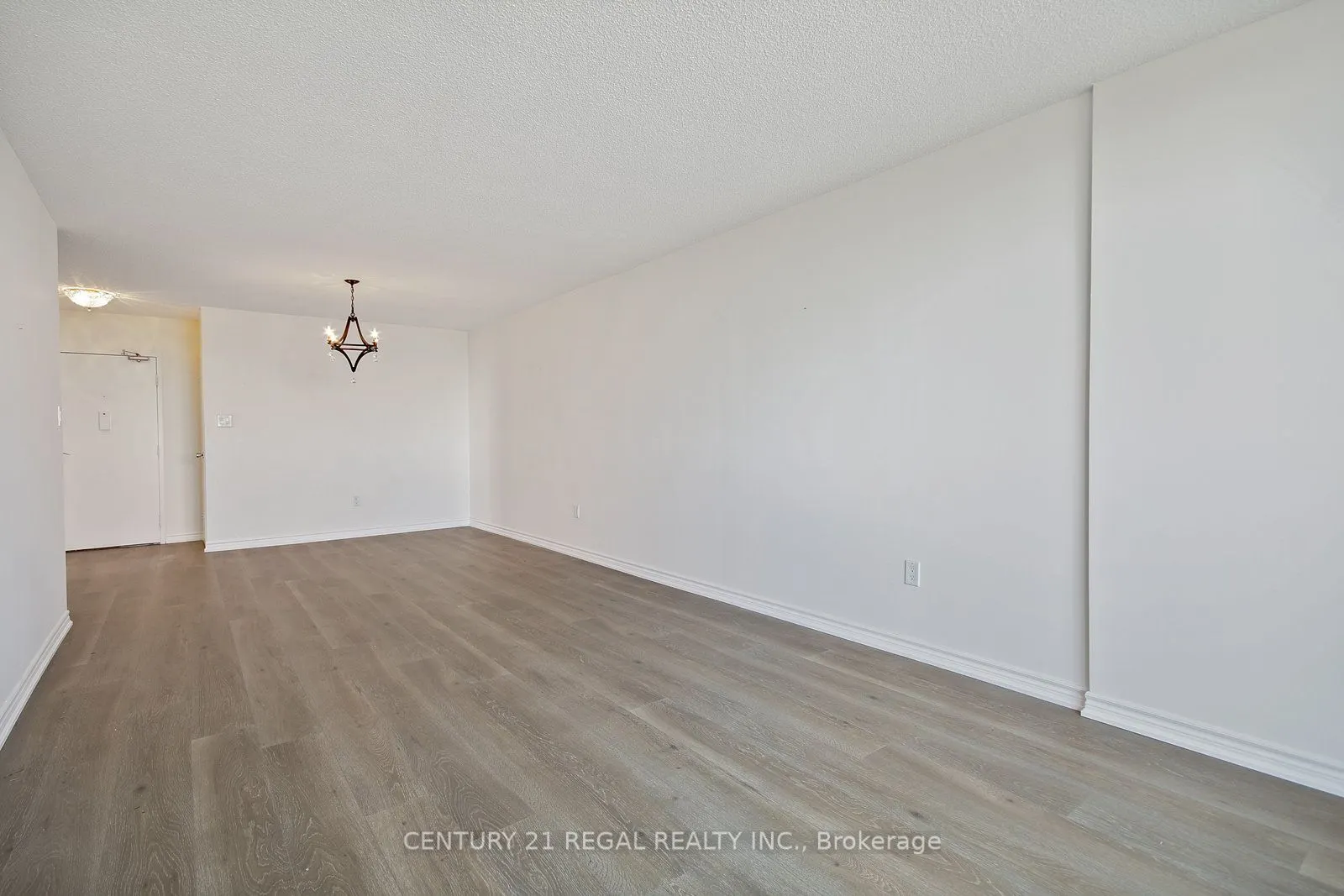 812 Burnhamthorpe Road E, #1207