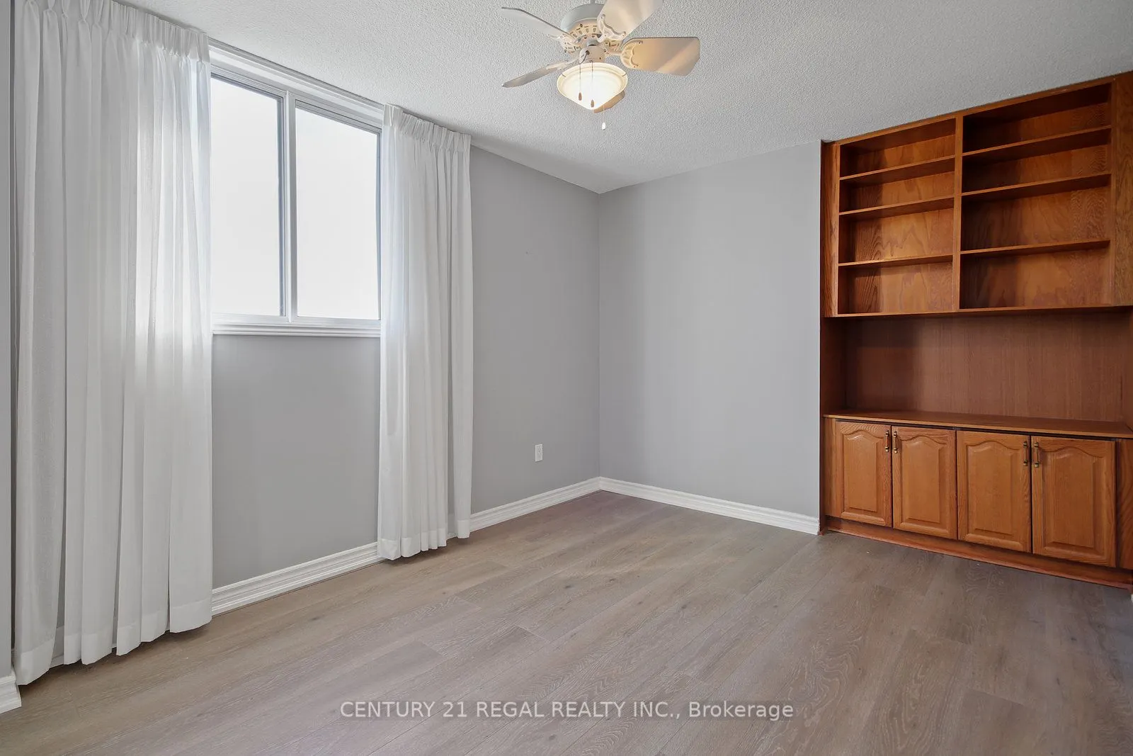 812 Burnhamthorpe Road E, #1207