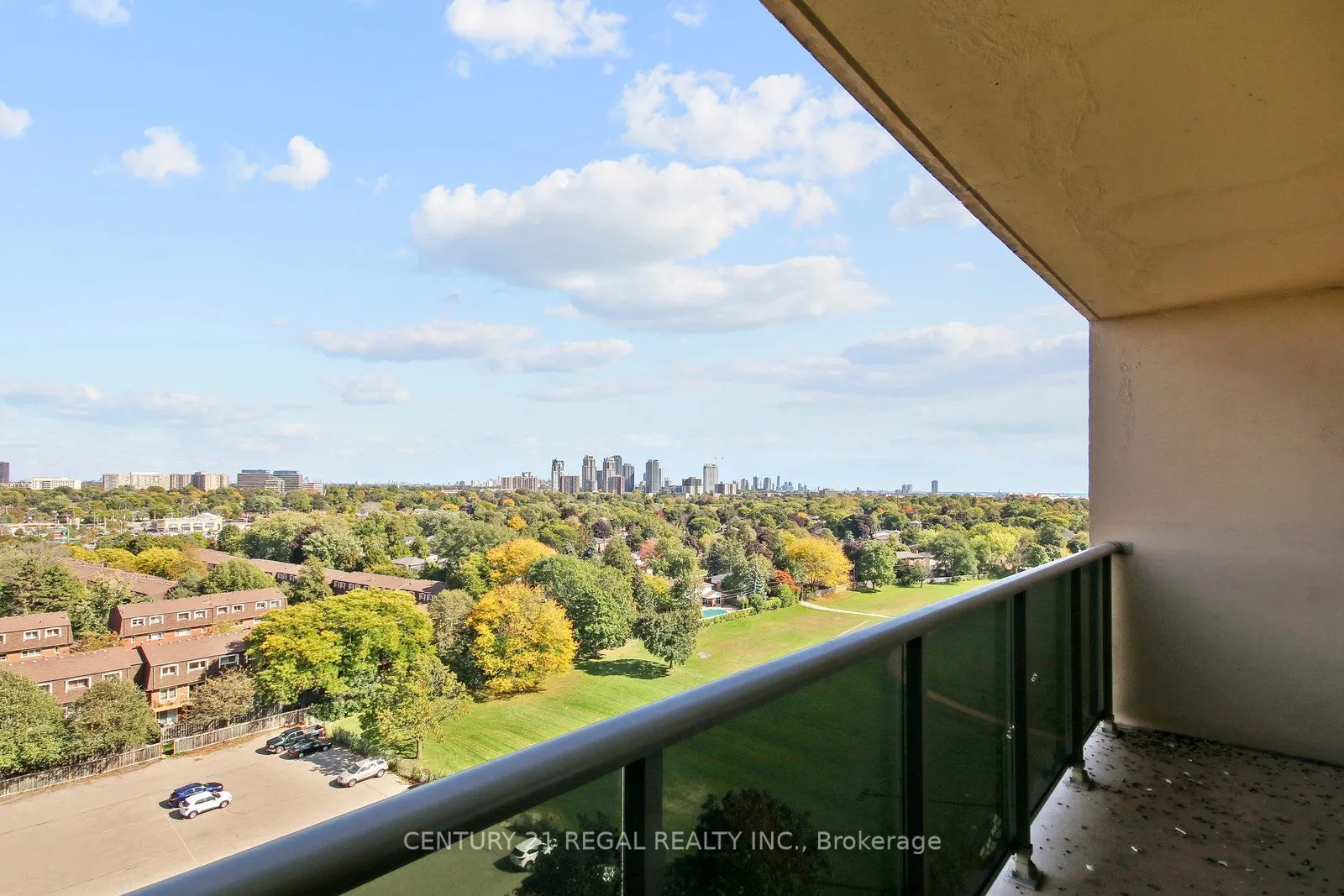 812 Burnhamthorpe Road E, #1207