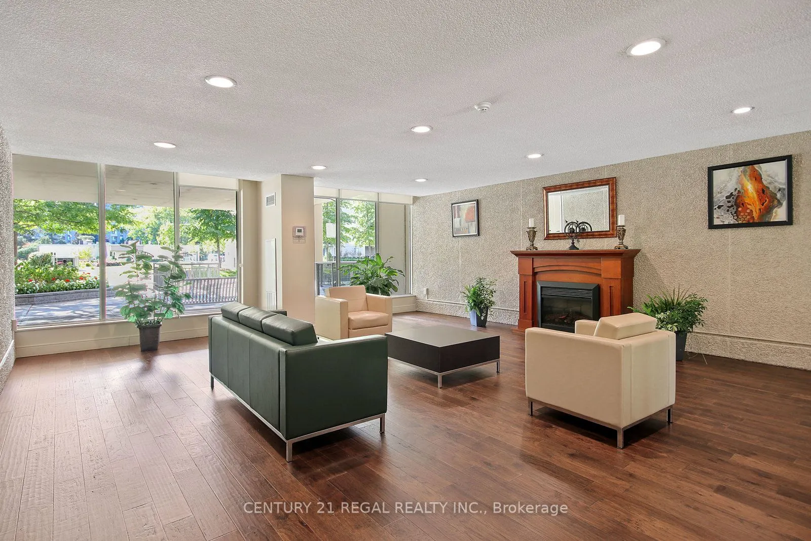 812 Burnhamthorpe Road E, #1207