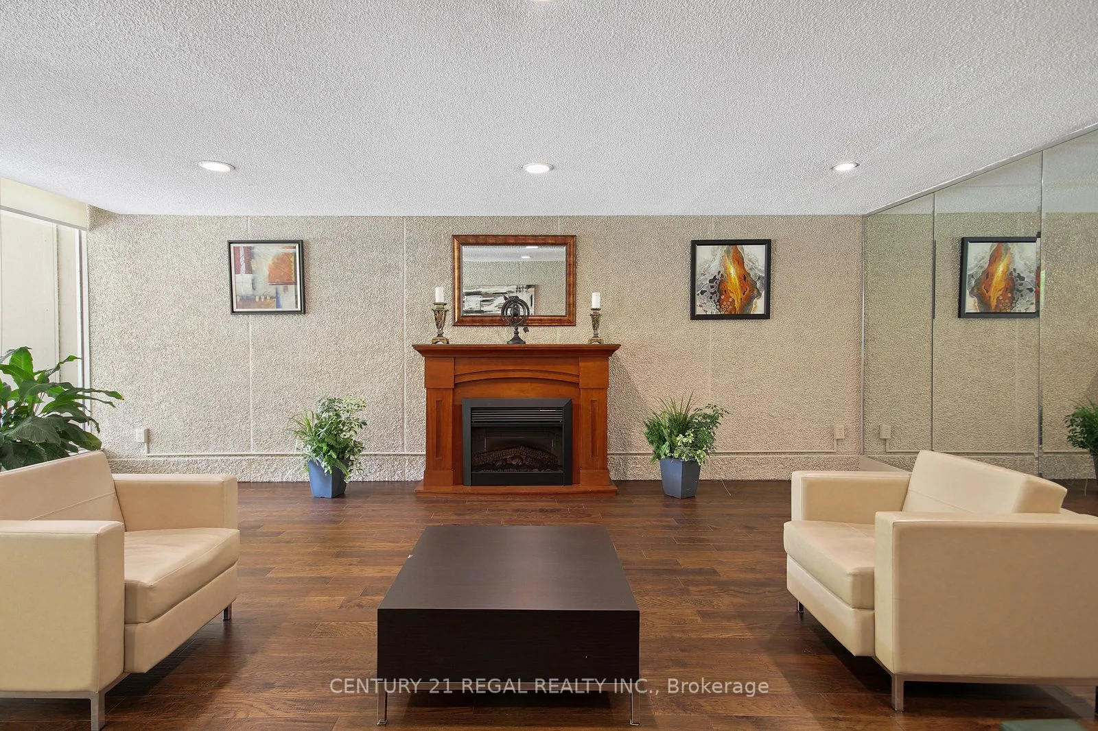 812 Burnhamthorpe Road E, #1207