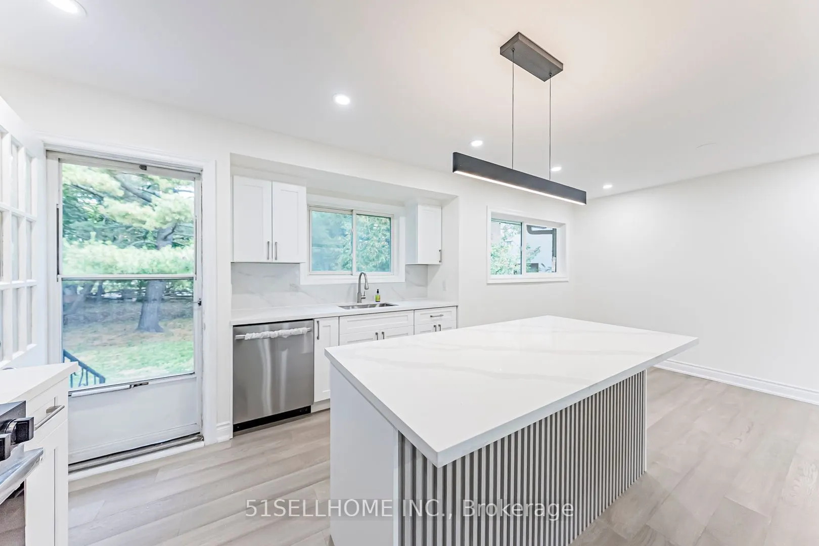 1253 Kensington Park Road