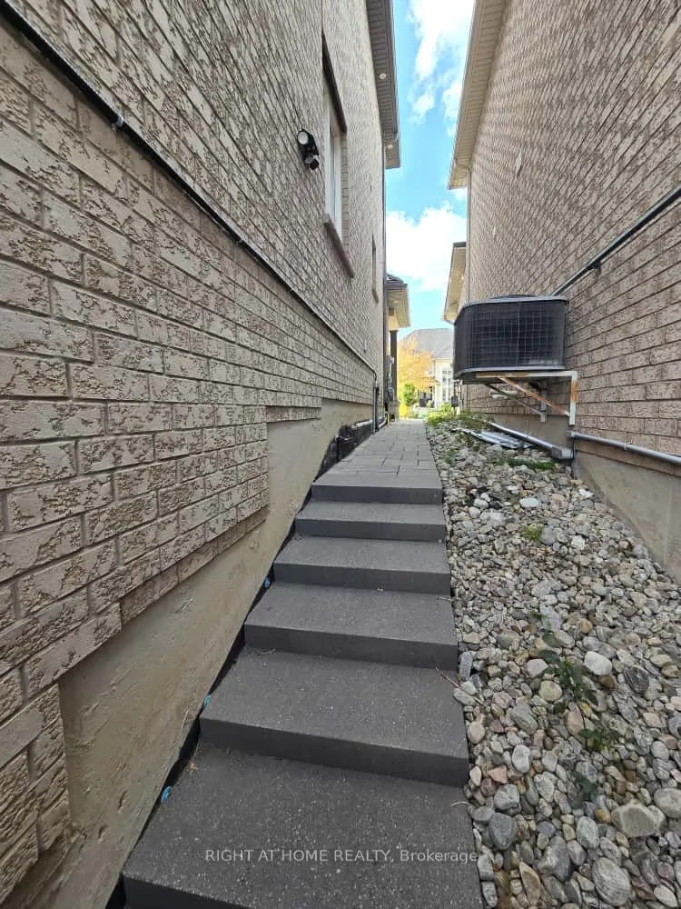 192 Mclaughlin Avenue, #BSMT