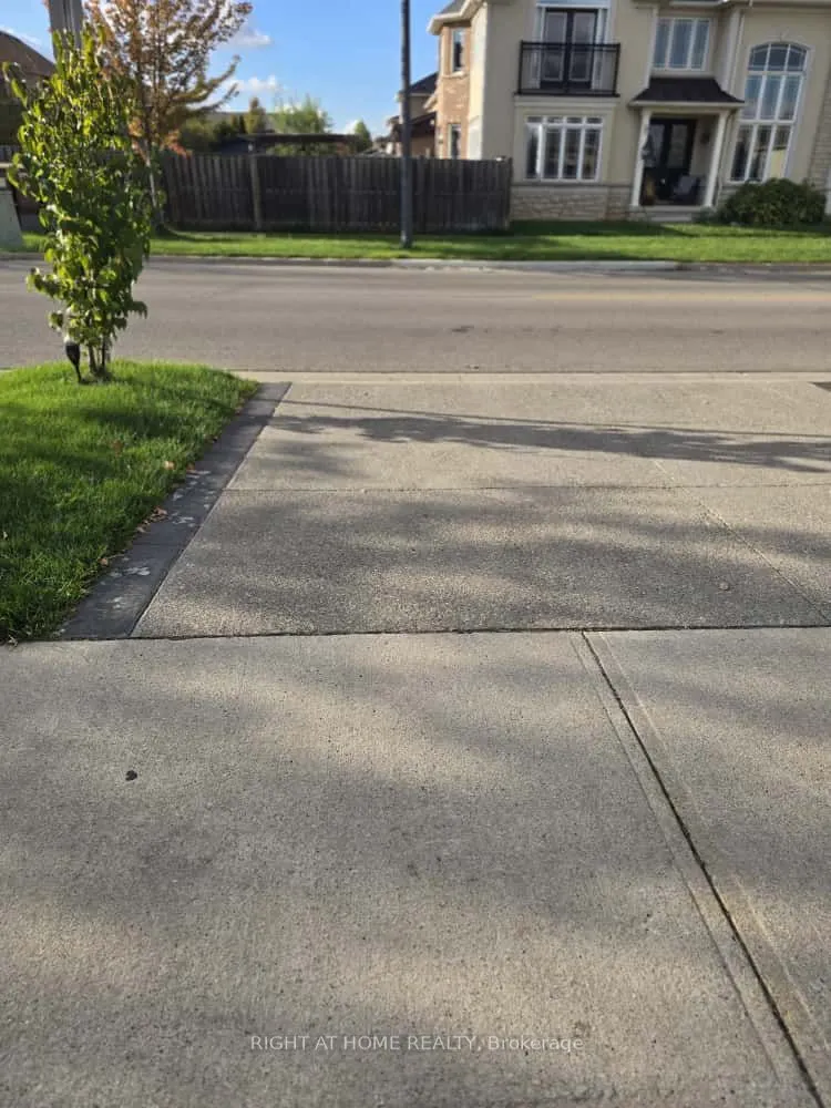 192 Mclaughlin Avenue, #BSMT