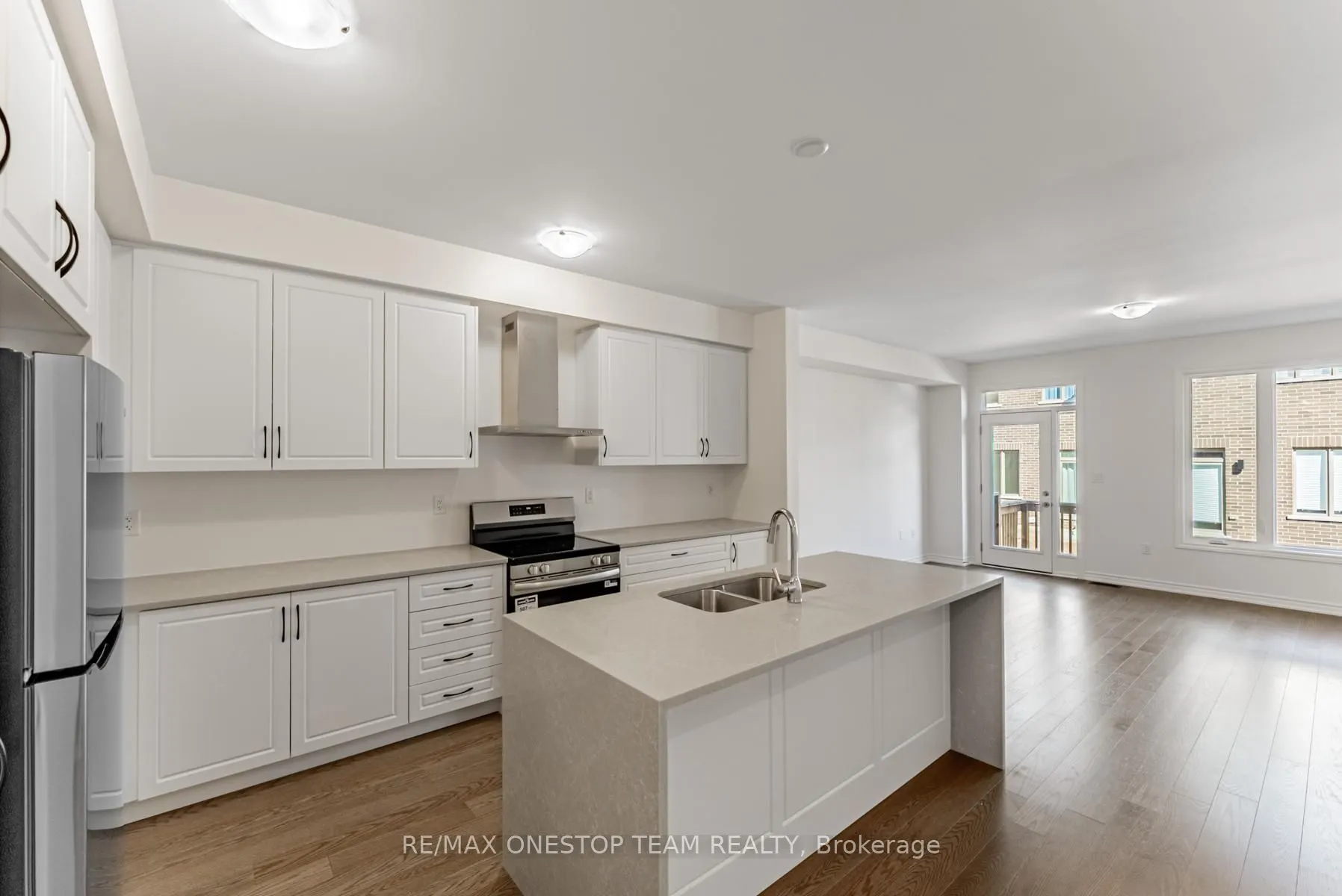 3083 Harvard Gardens