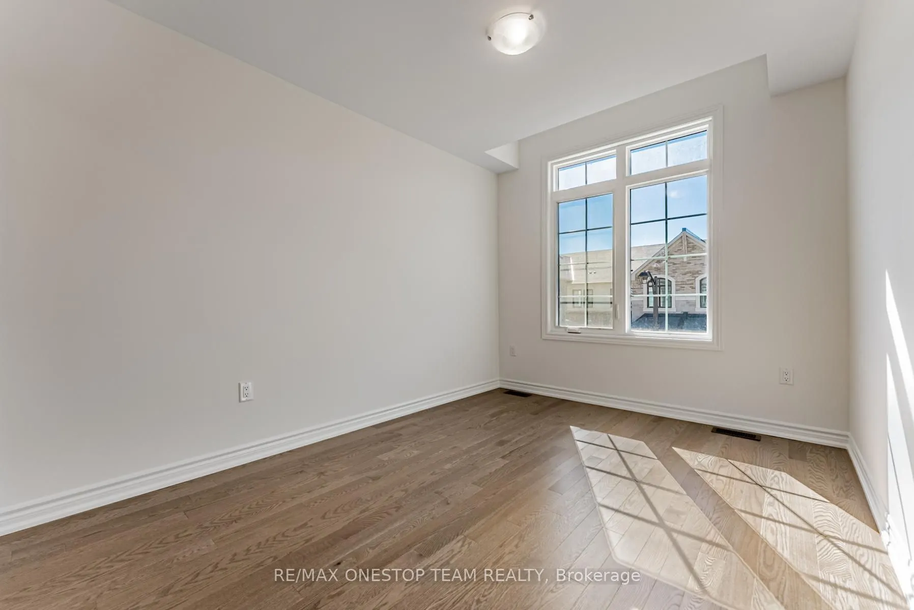3083 Harvard Gardens