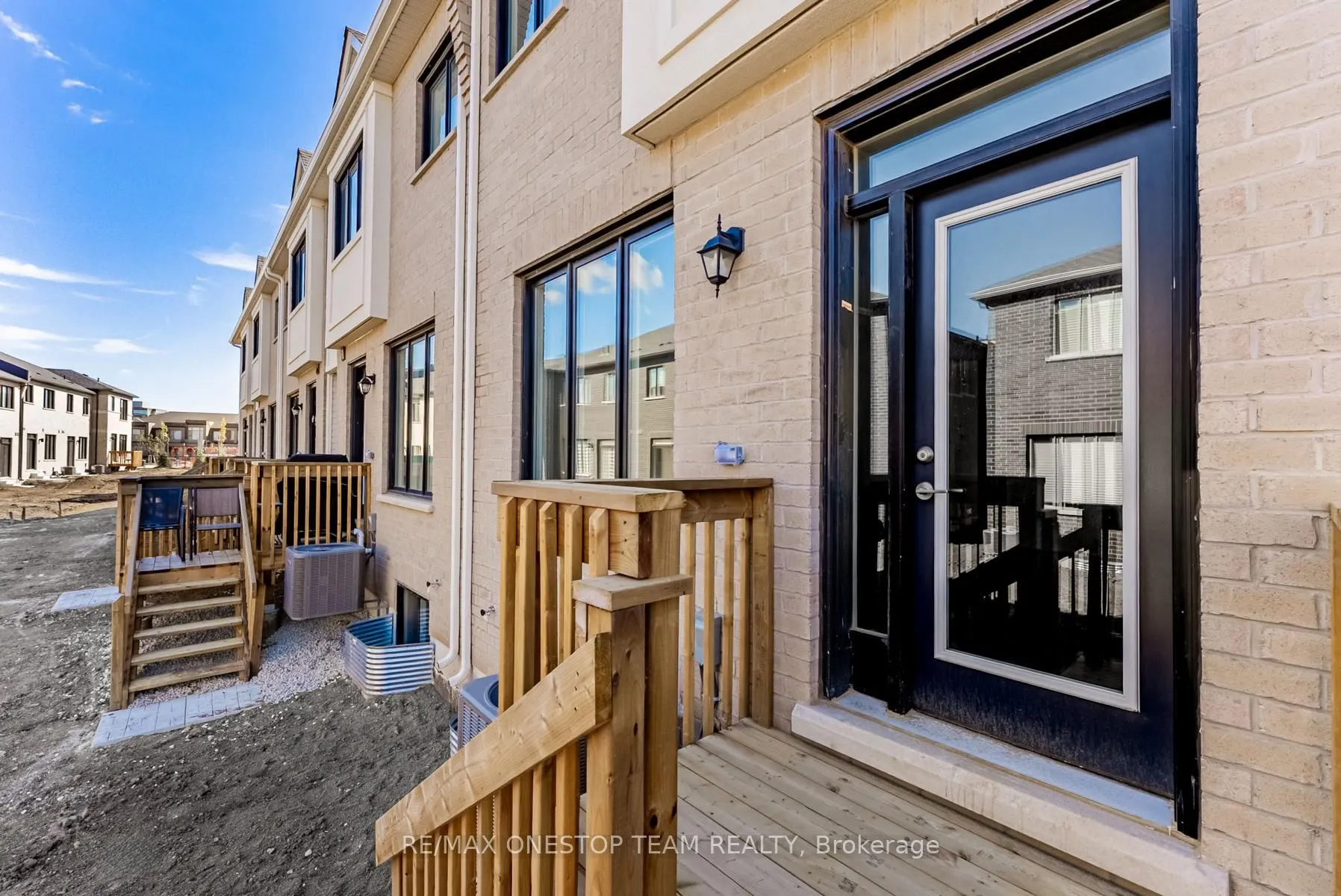 3083 Harvard Gardens