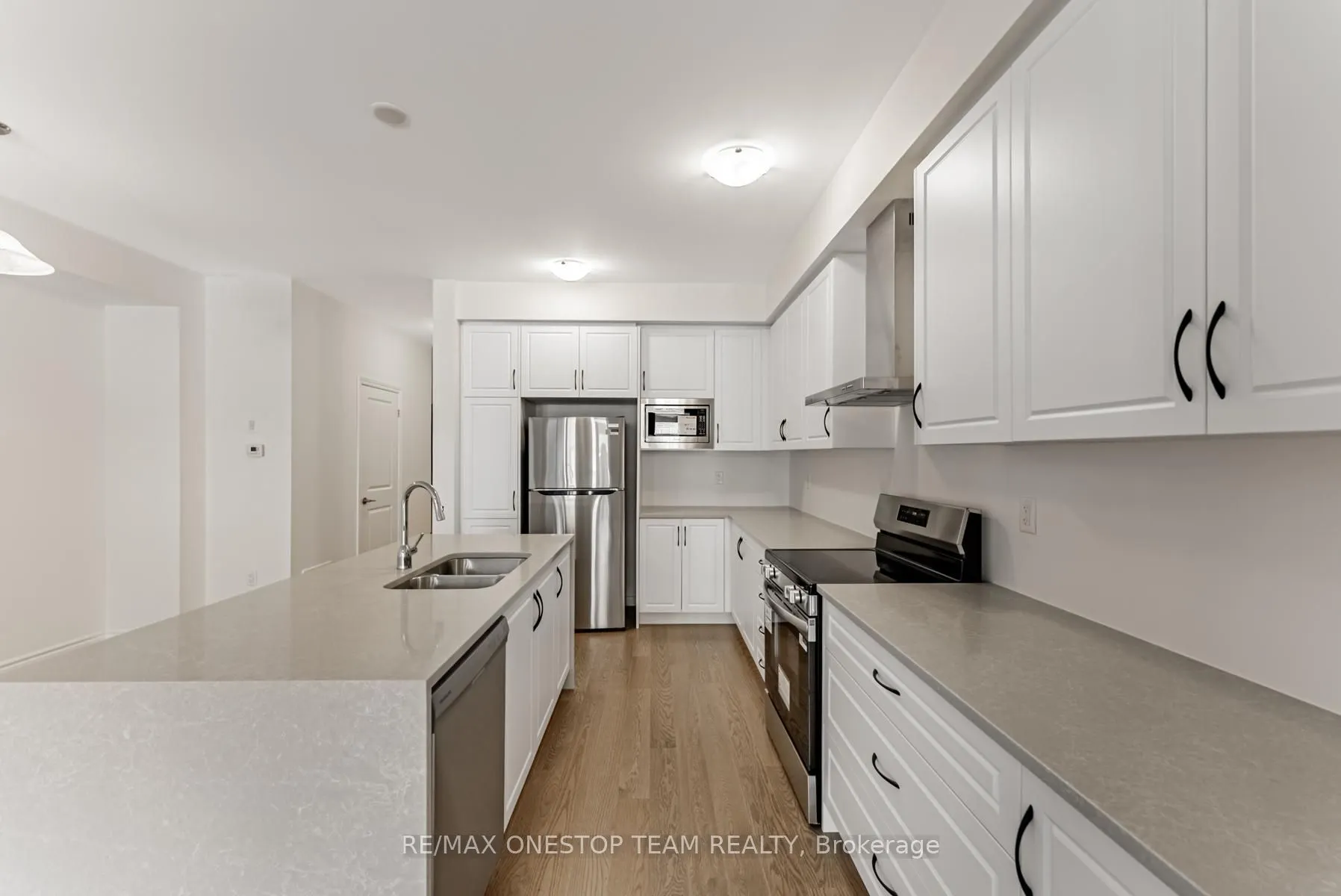 3083 Harvard Gardens