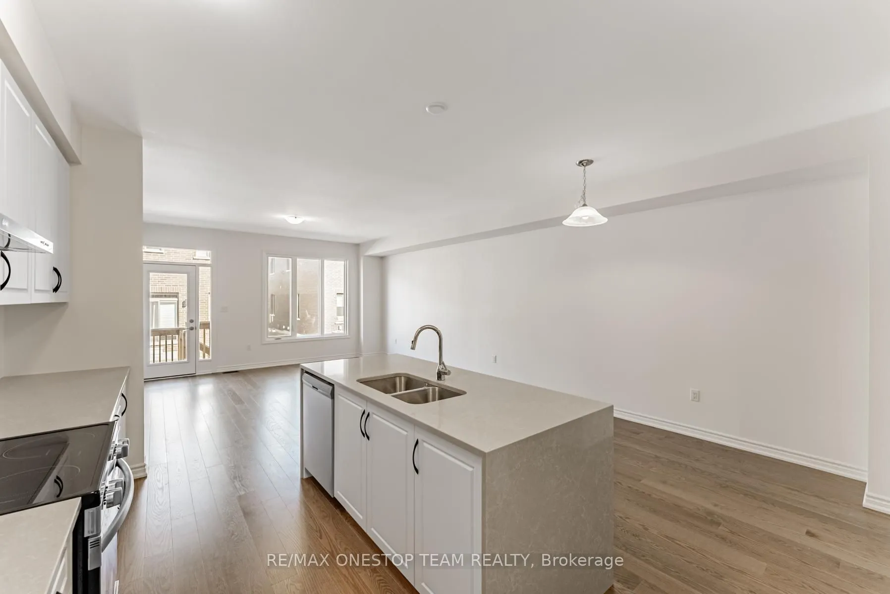3083 Harvard Gardens