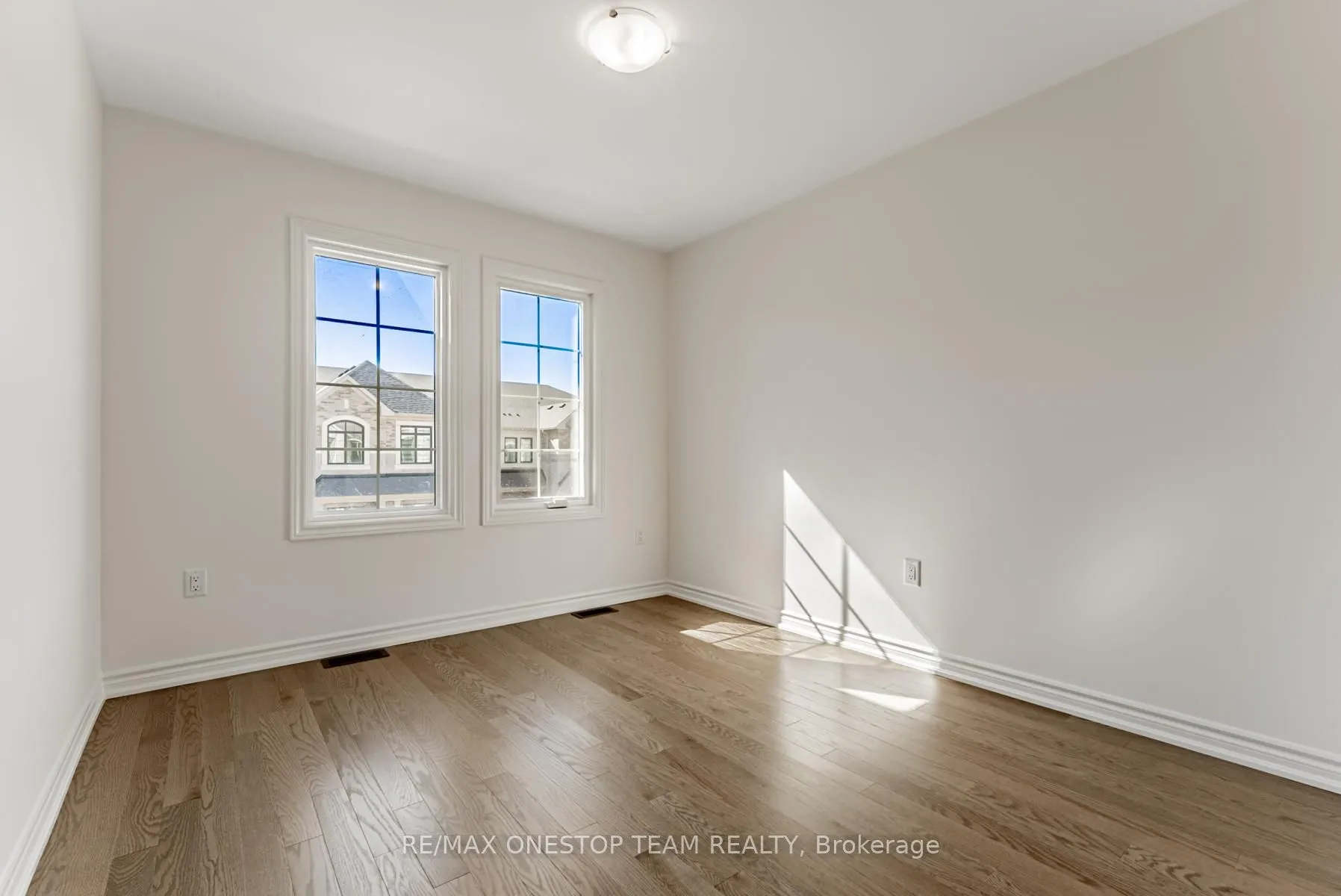 3083 Harvard Gardens