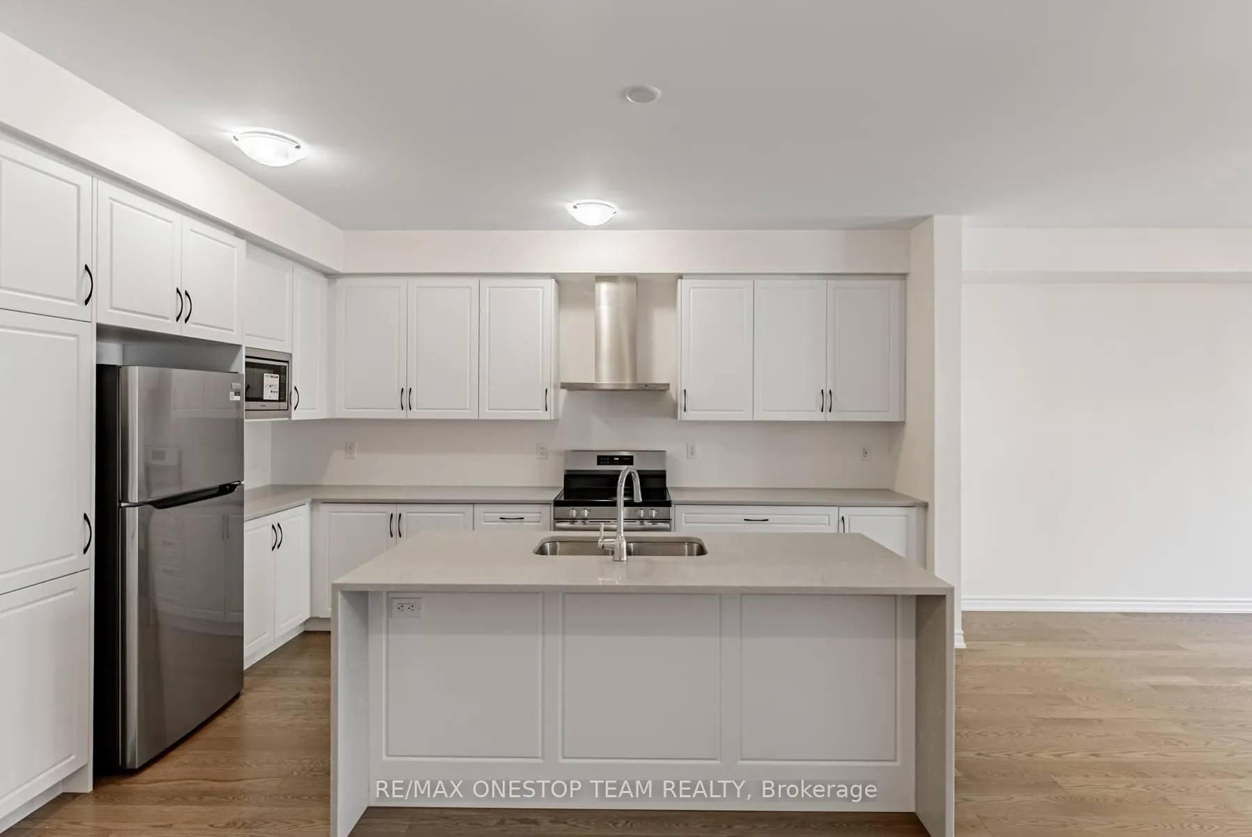 3083 Harvard Gardens