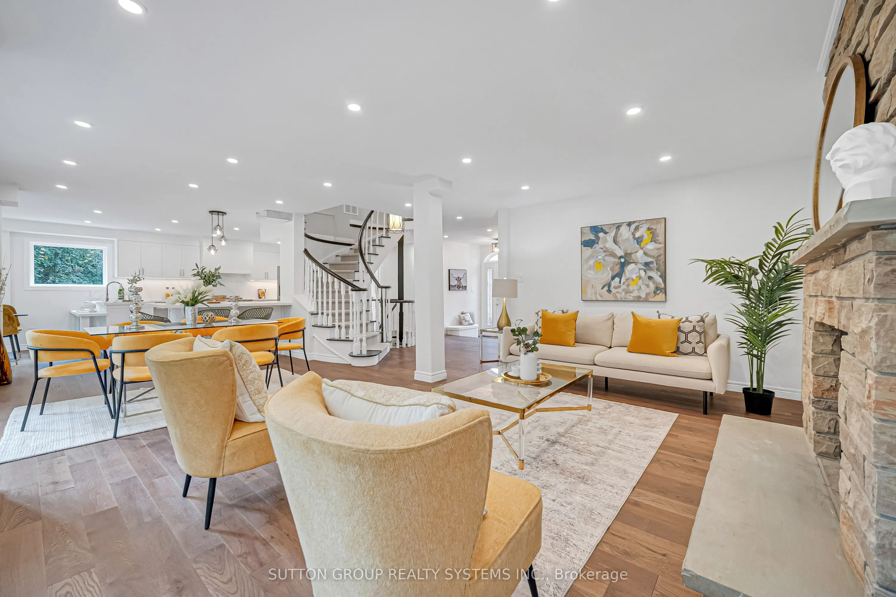 1280 Springwood Crescent
