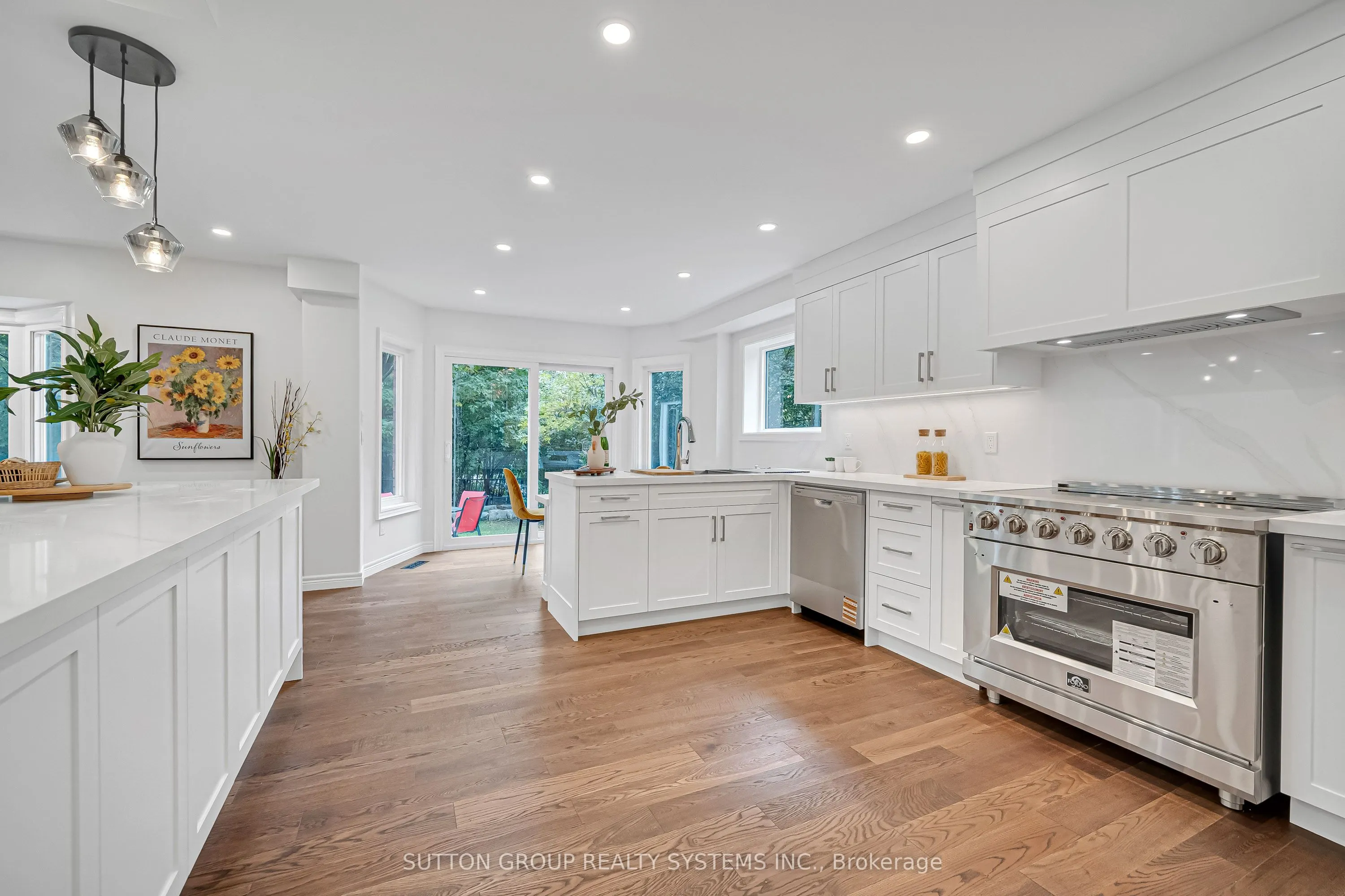 1280 Springwood Crescent