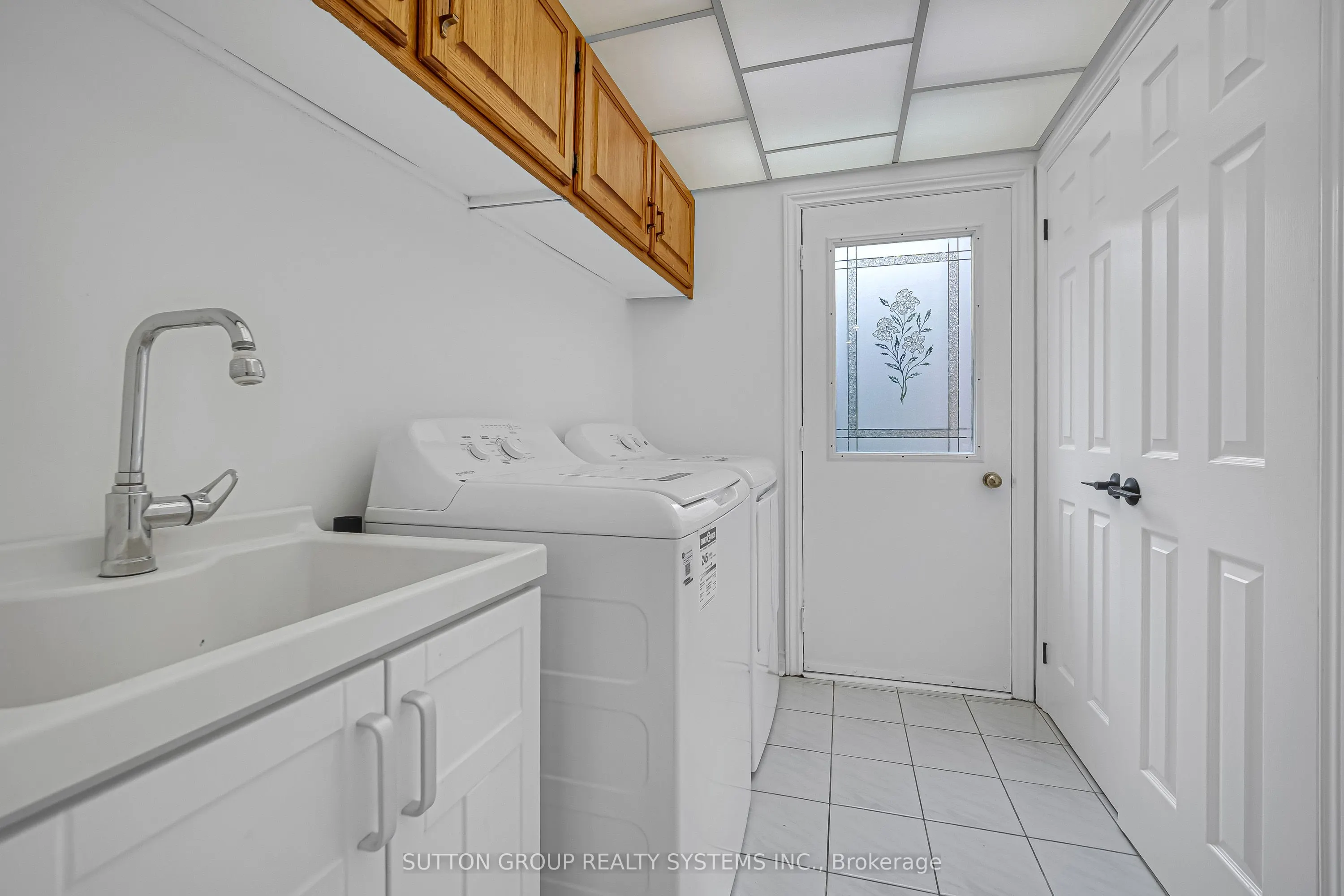 1280 Springwood Crescent