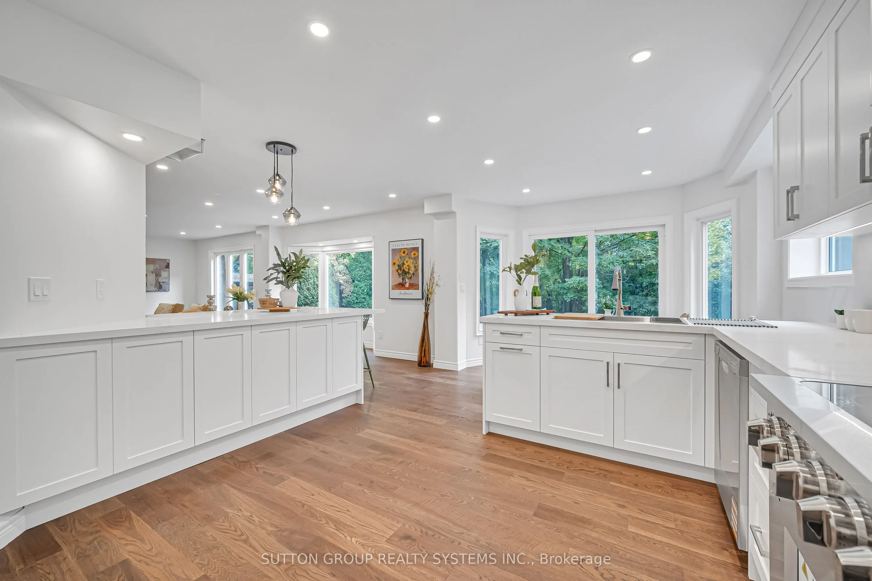 1280 Springwood Crescent