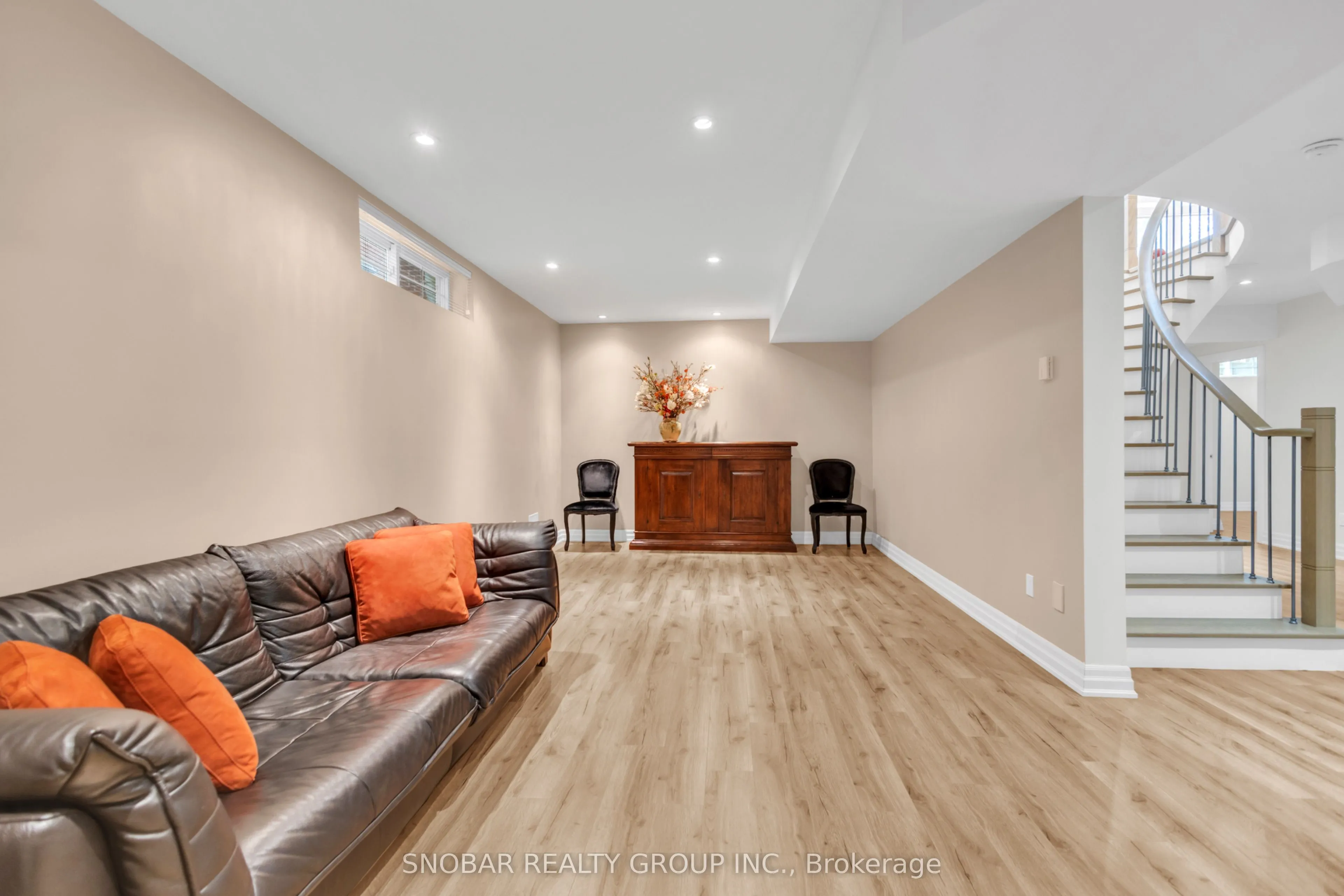 46 Poplar Avenue