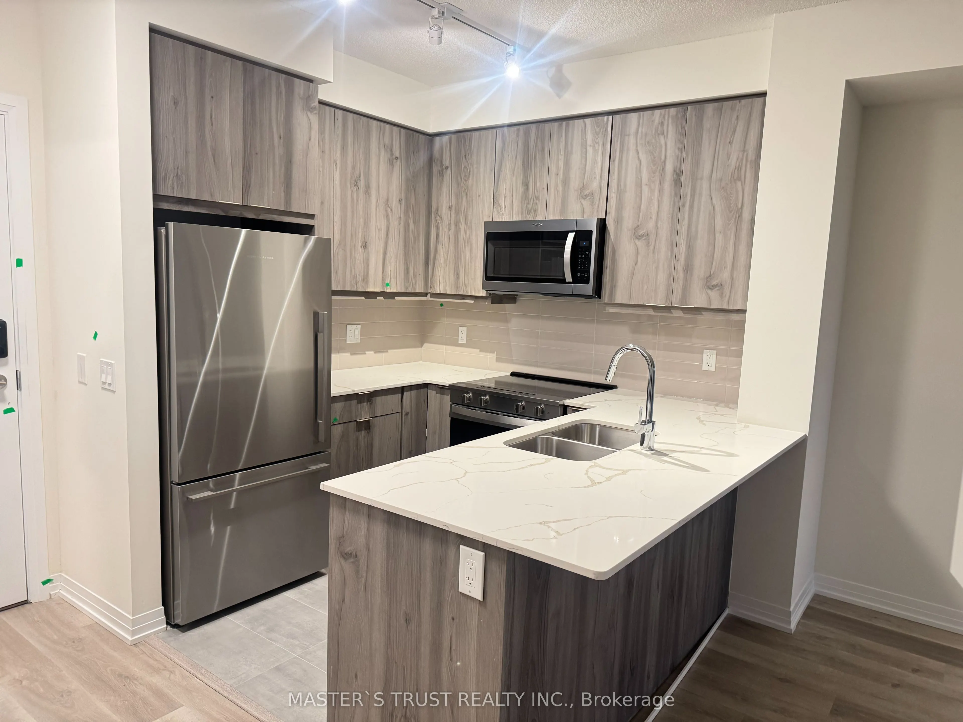 15 Watergarden Drive, #08