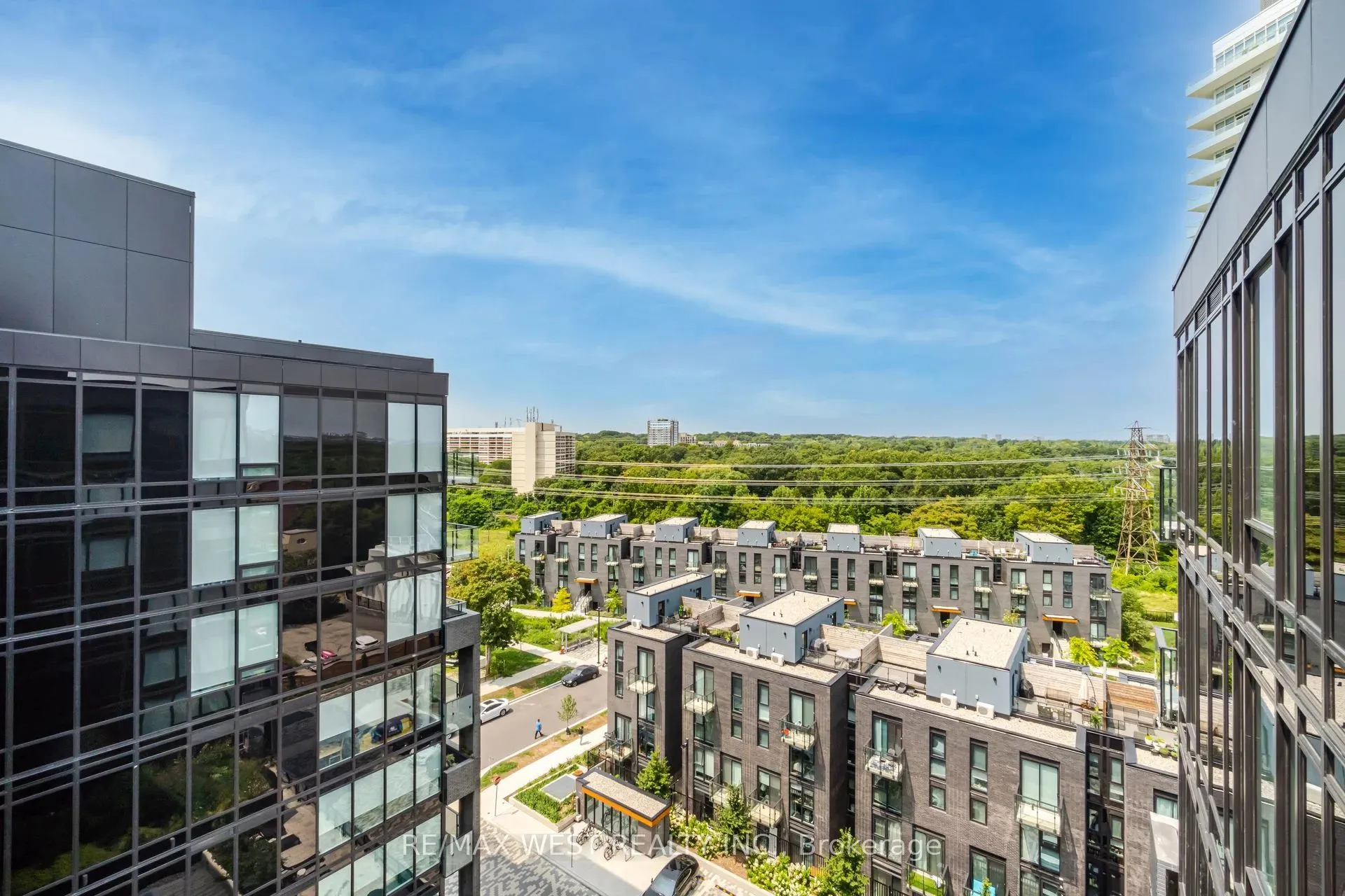 4208 Dundas Street W, #817