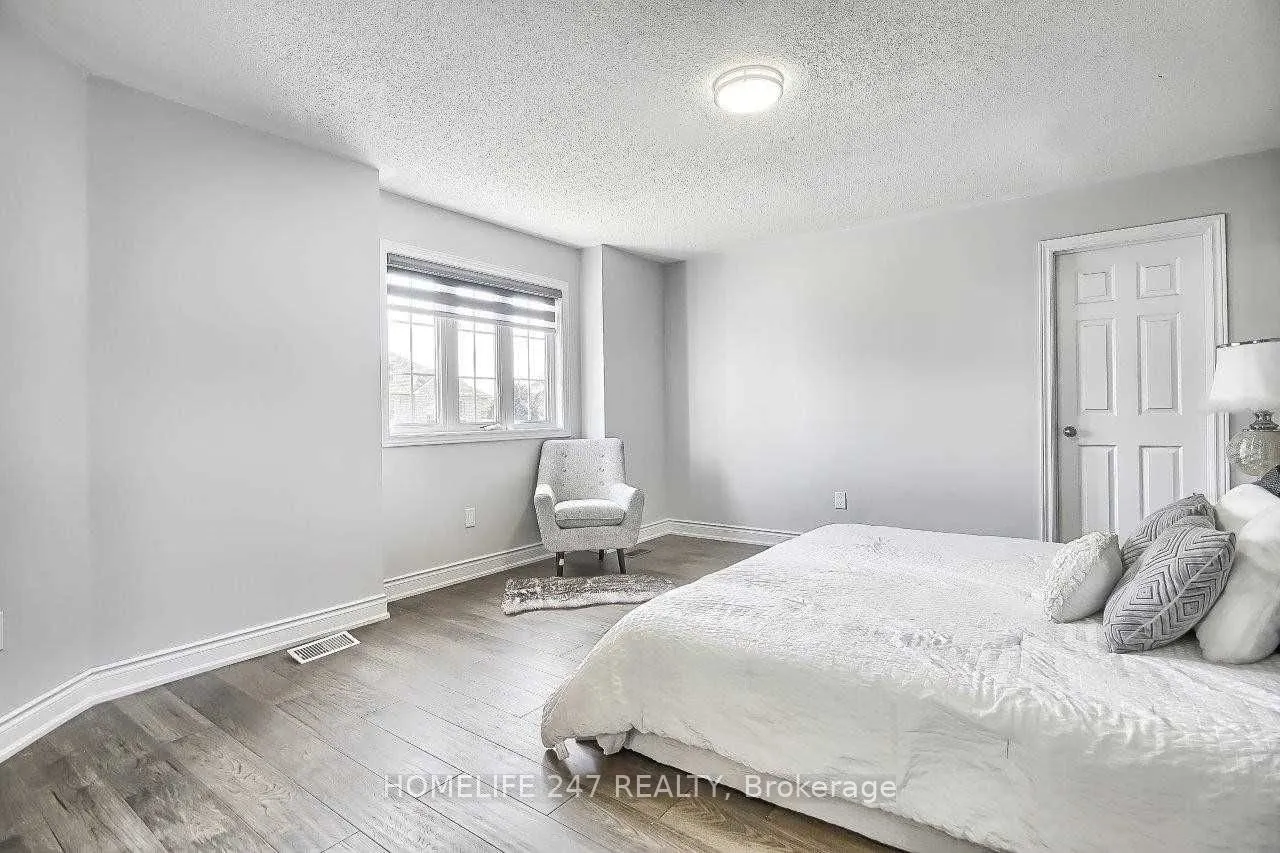 32 Poplar Plains Road