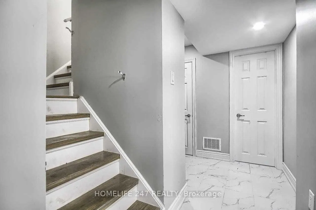 32 Poplar Plains Road