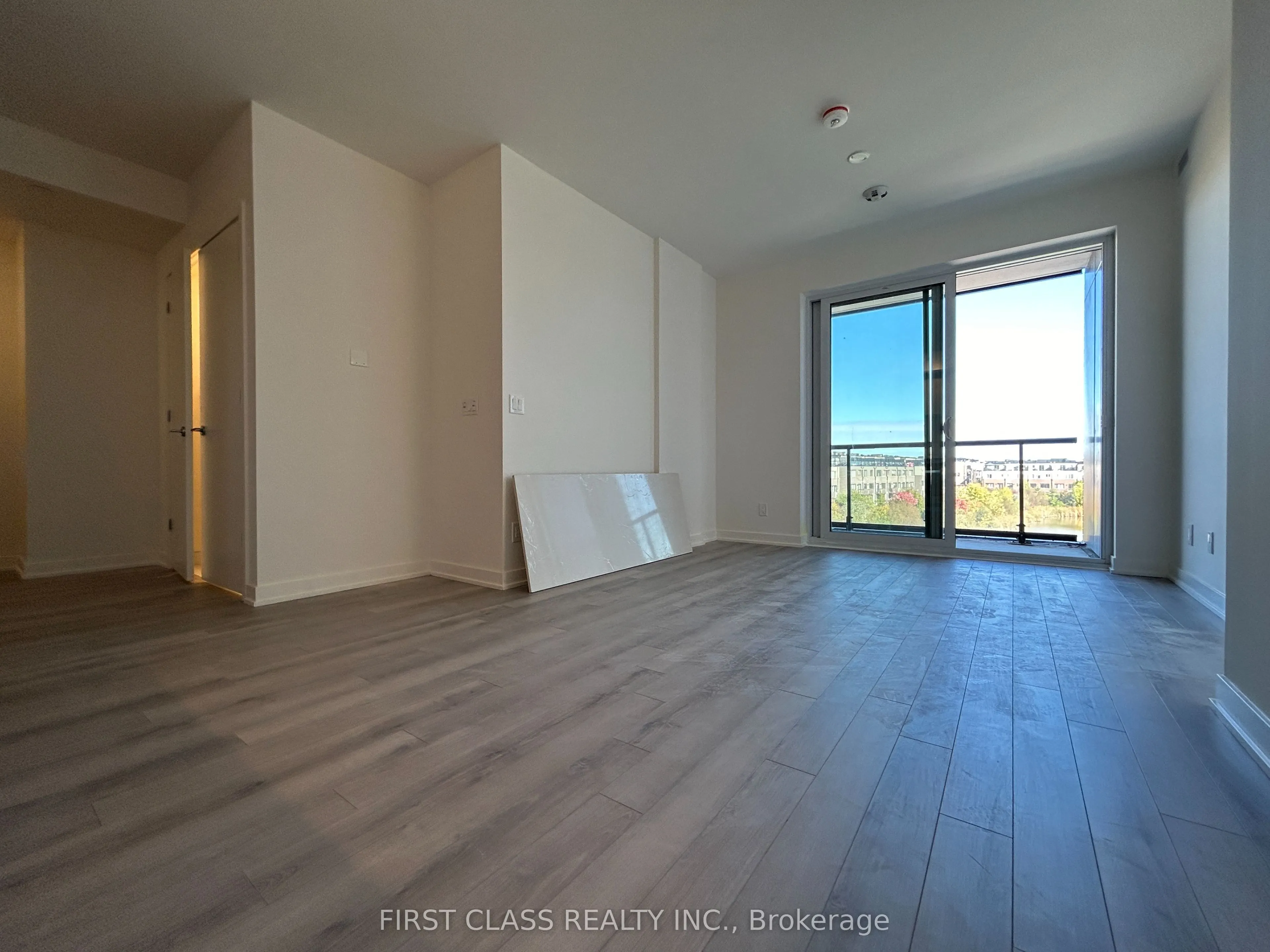 3071 Trafalgar Road, #305