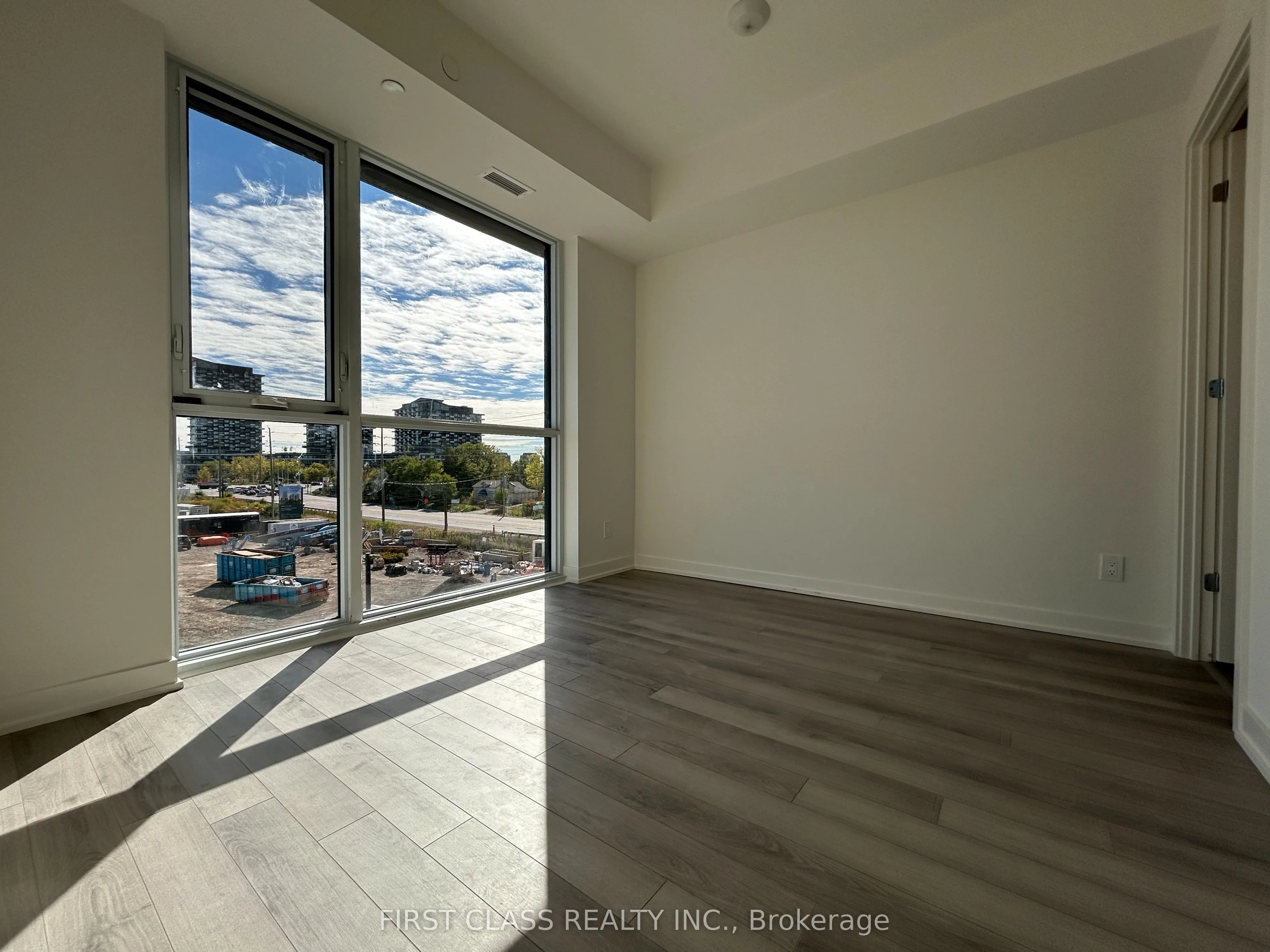 3071 Trafalgar Road, #305