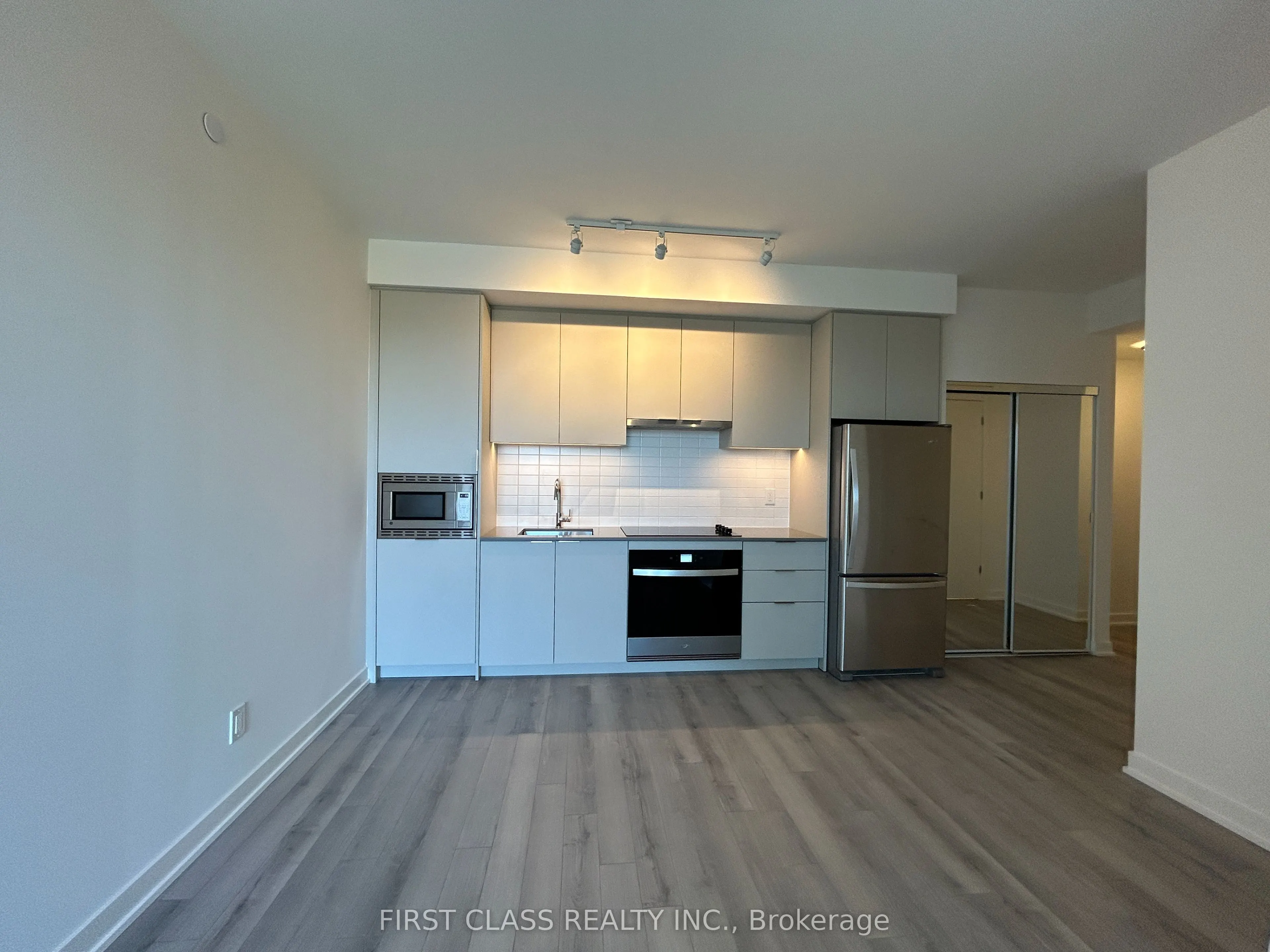 3071 Trafalgar Road, #305