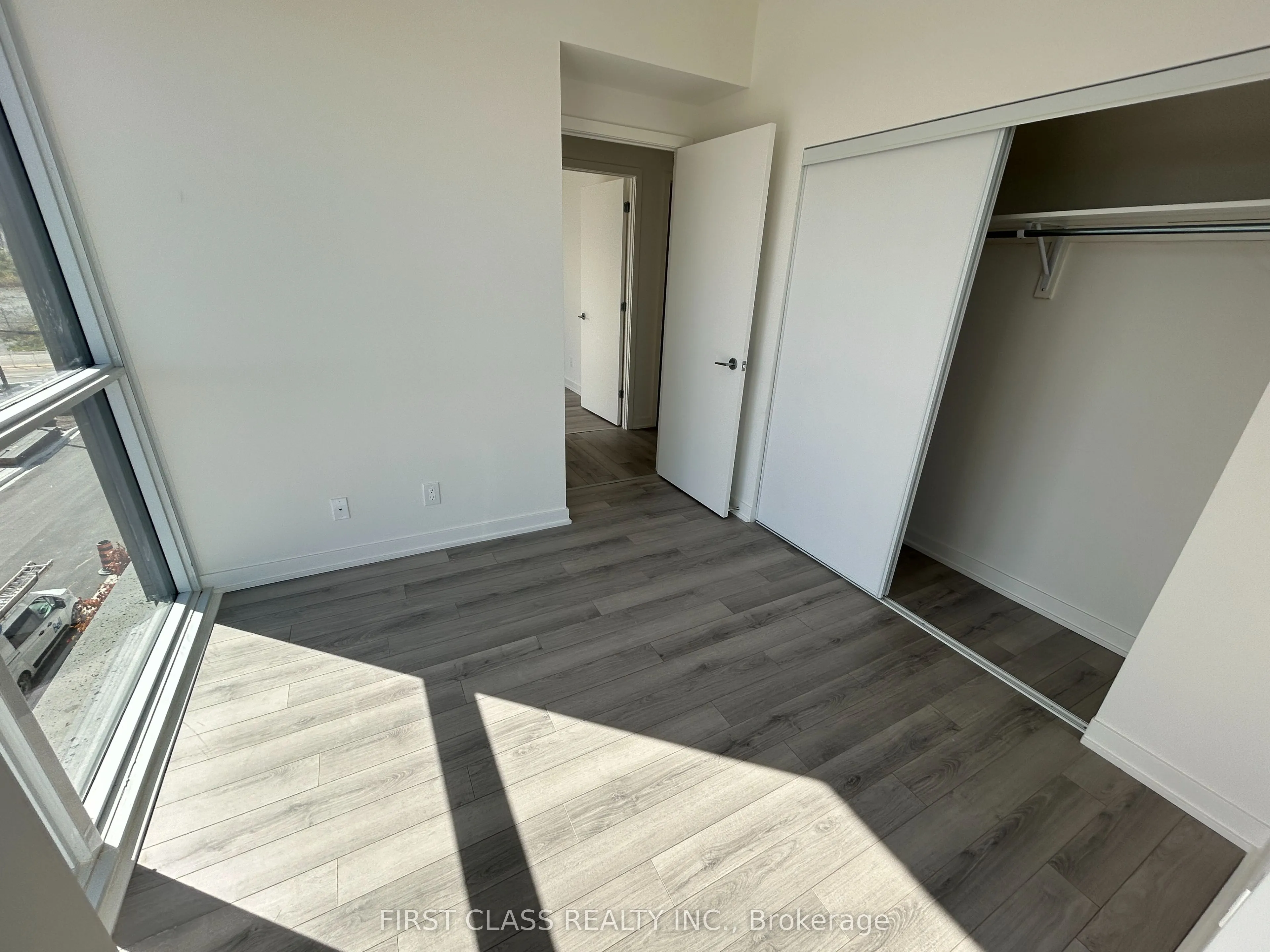 3071 Trafalgar Road, #305