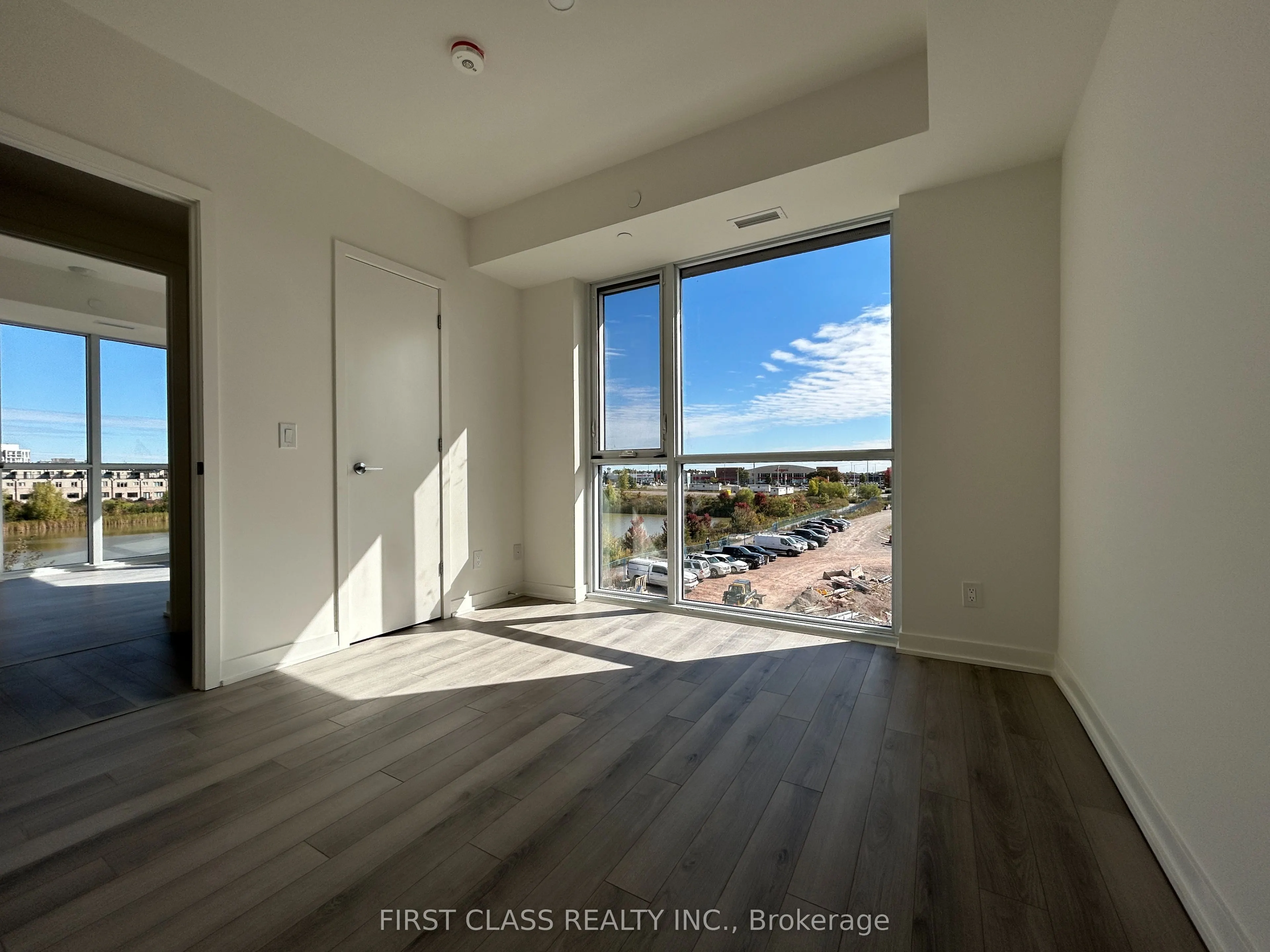 3071 Trafalgar Road, #305