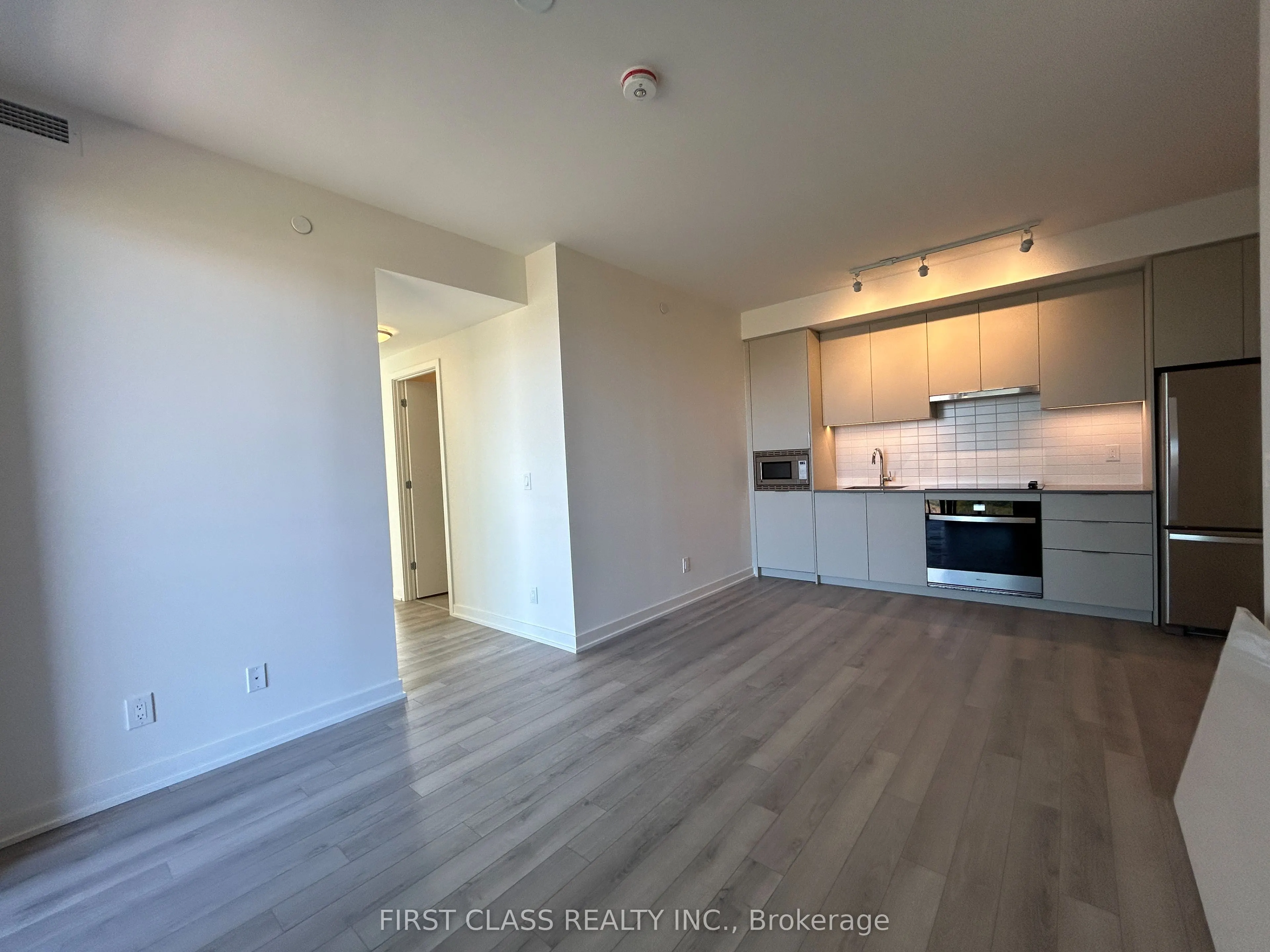 3071 Trafalgar Road, #305