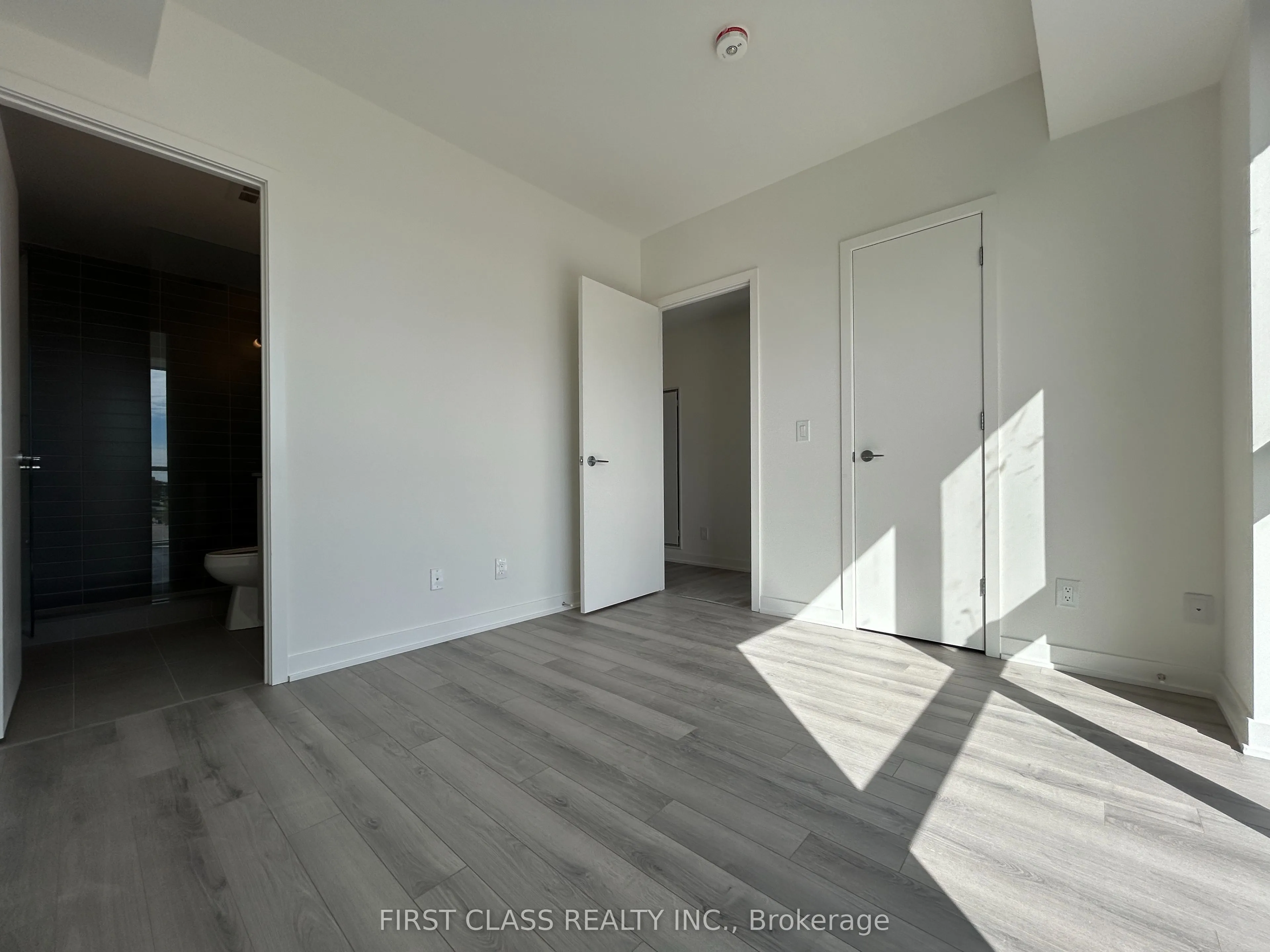 3071 Trafalgar Road, #305
