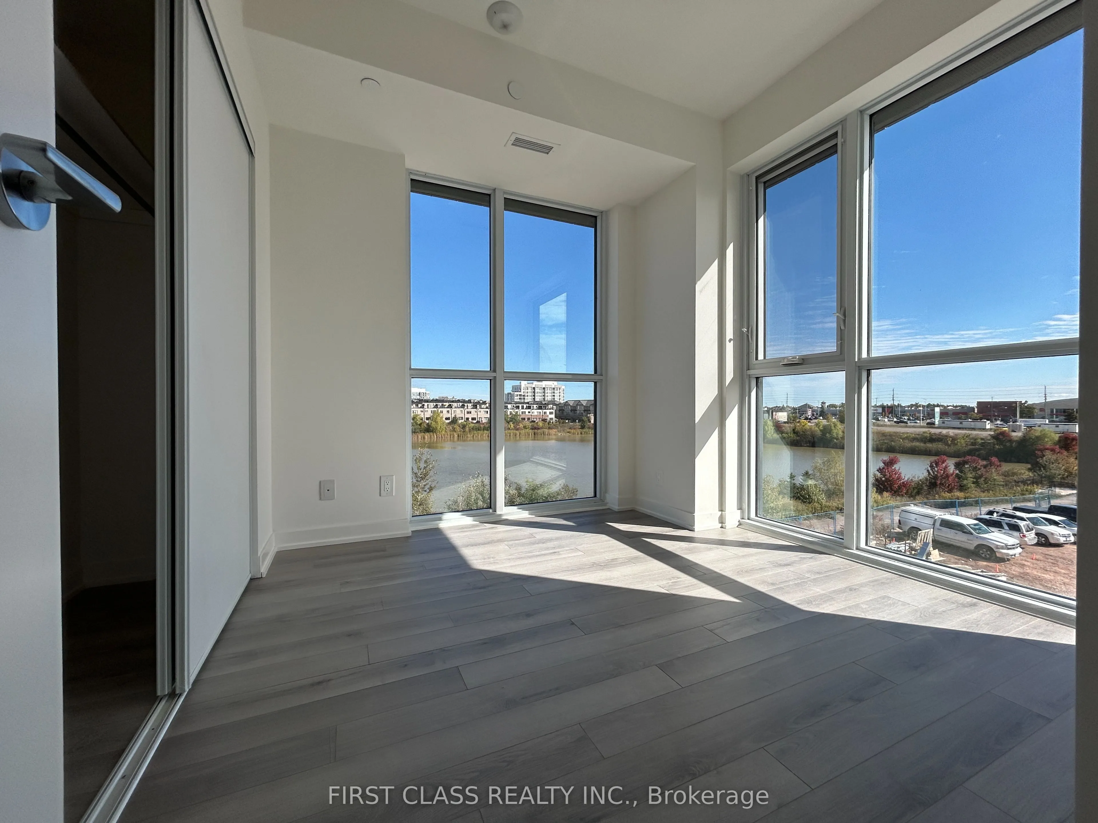 3071 Trafalgar Road, #305