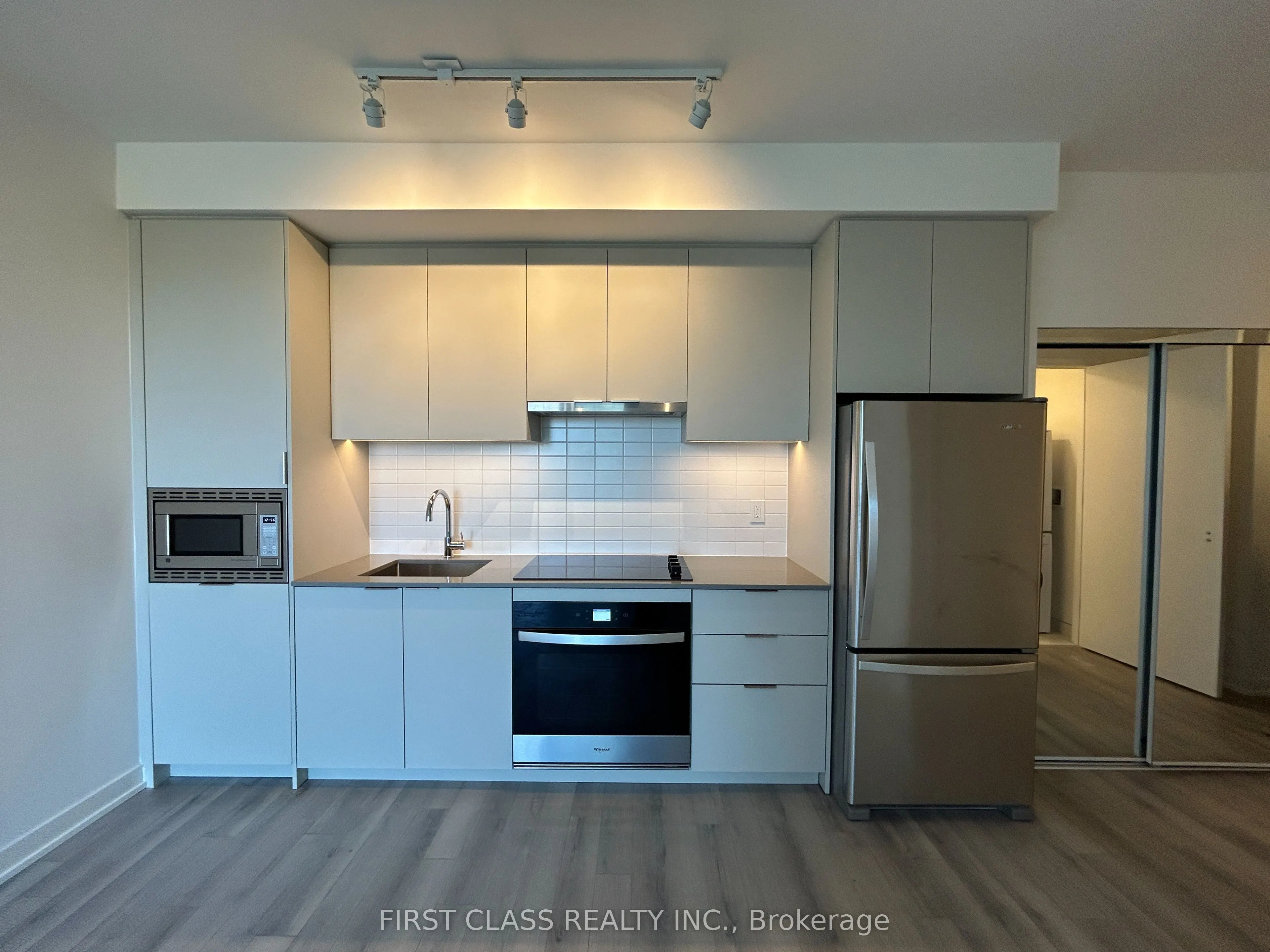 3071 Trafalgar Road, #305
