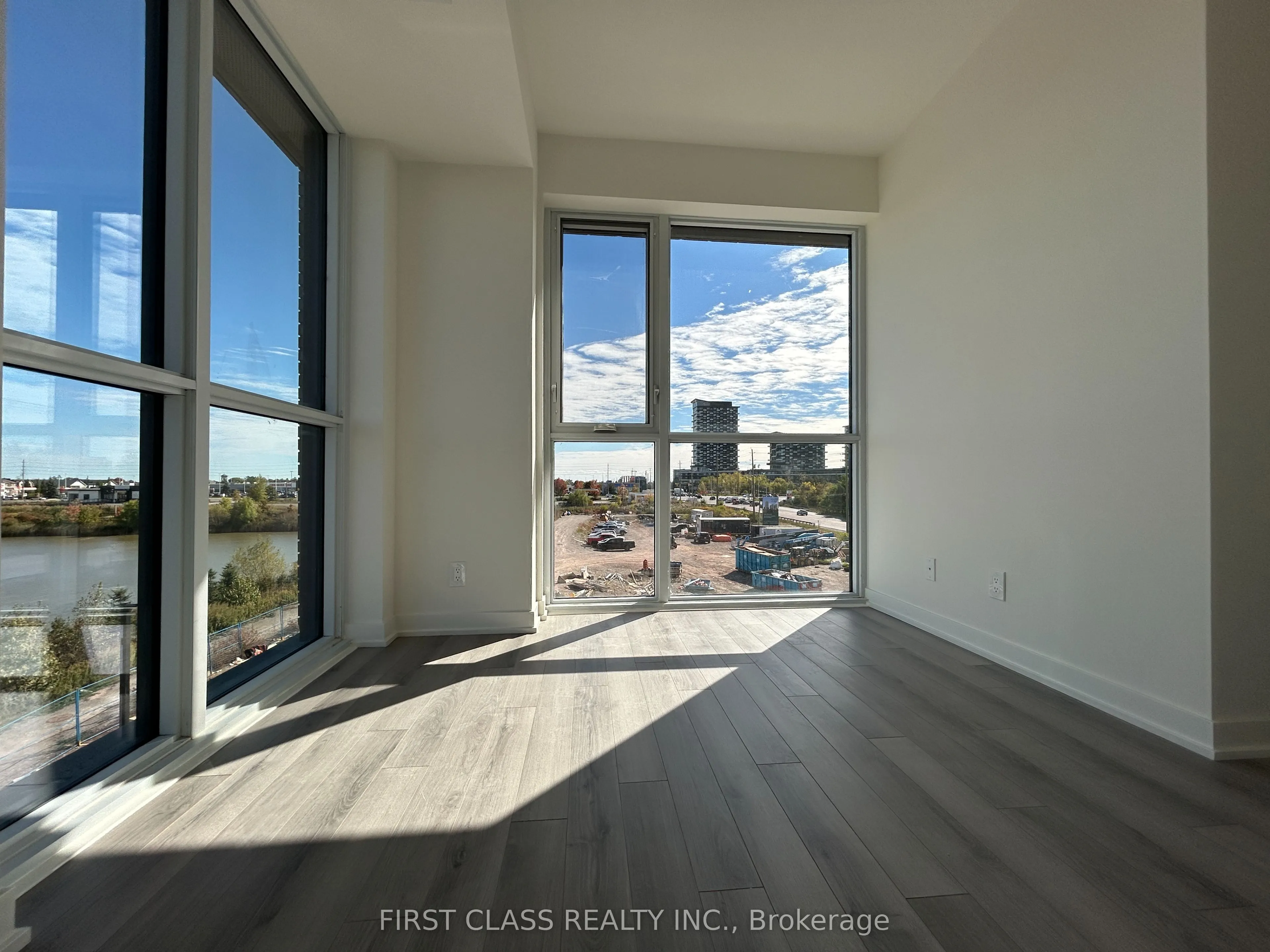 3071 Trafalgar Road, #305