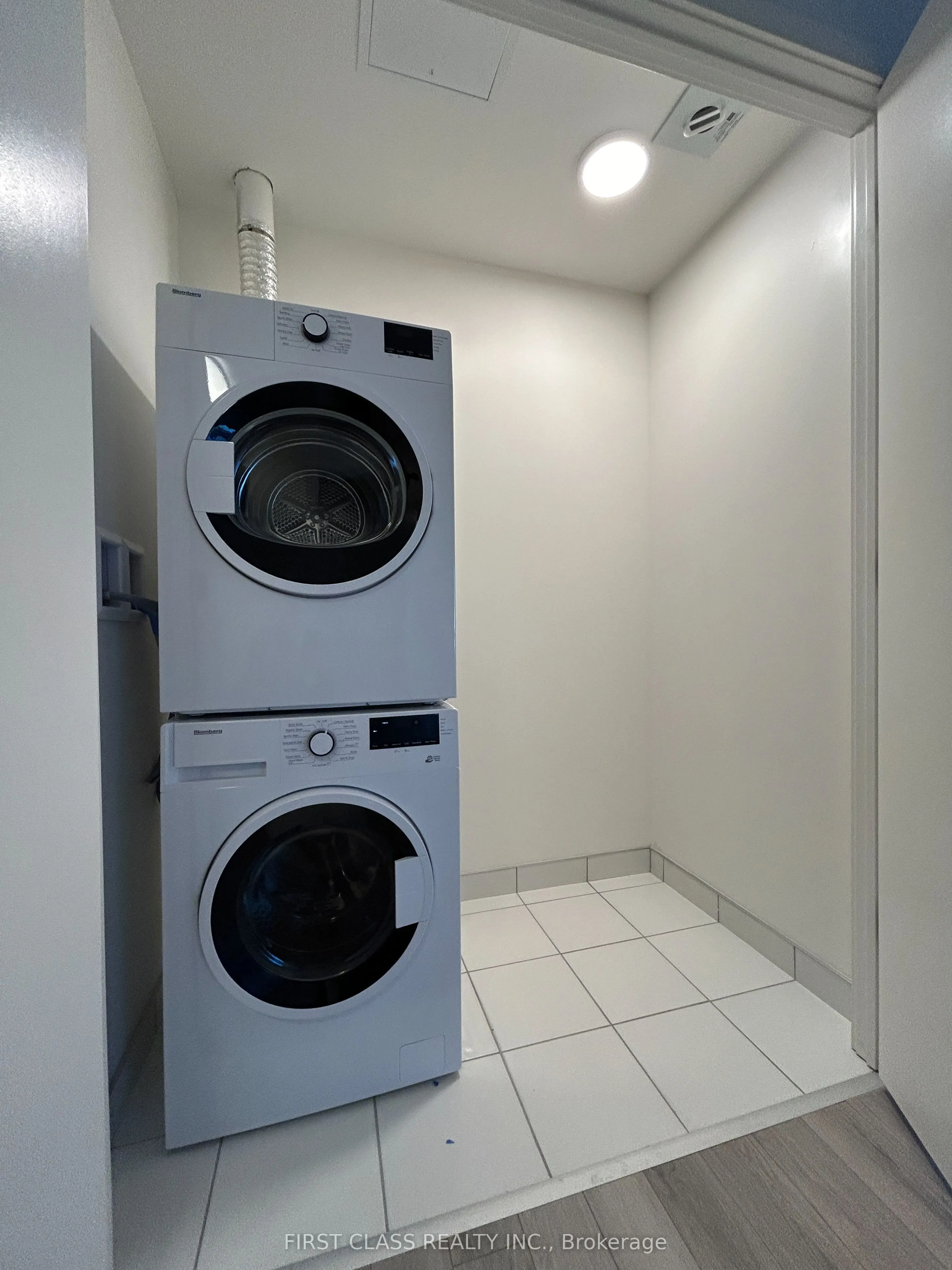 3071 Trafalgar Road, #305