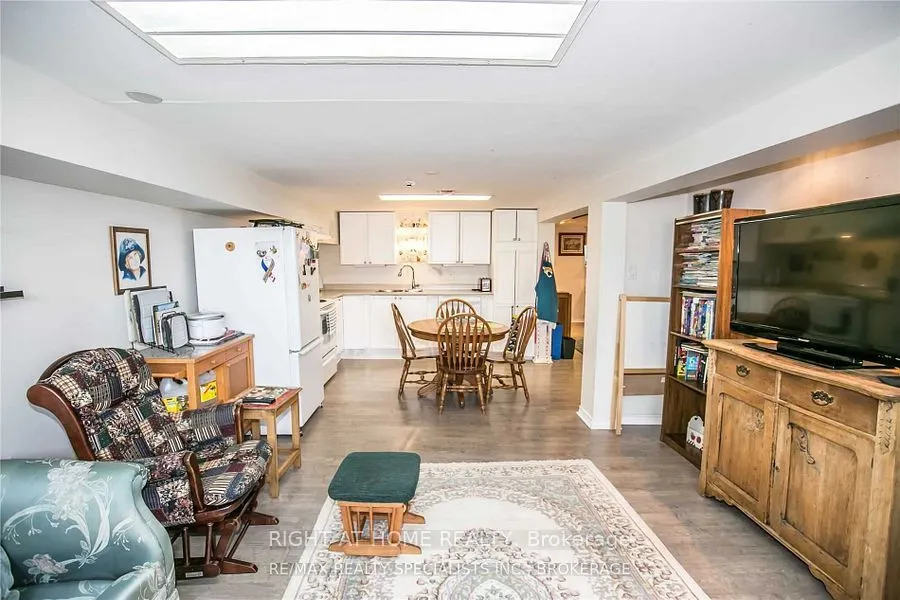 124 Avondale Blvd (Basement)