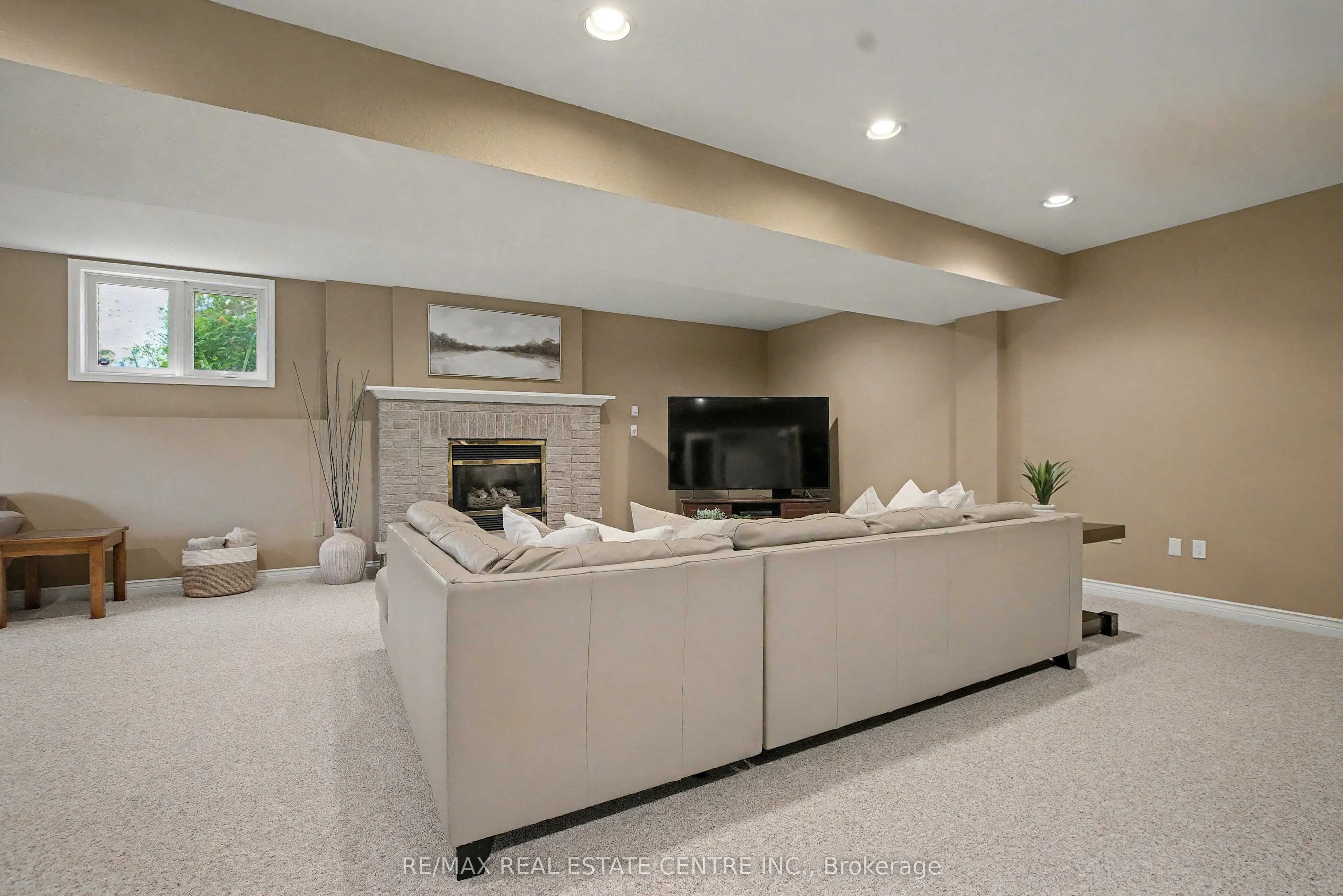 4220 Ennisclare Drive
